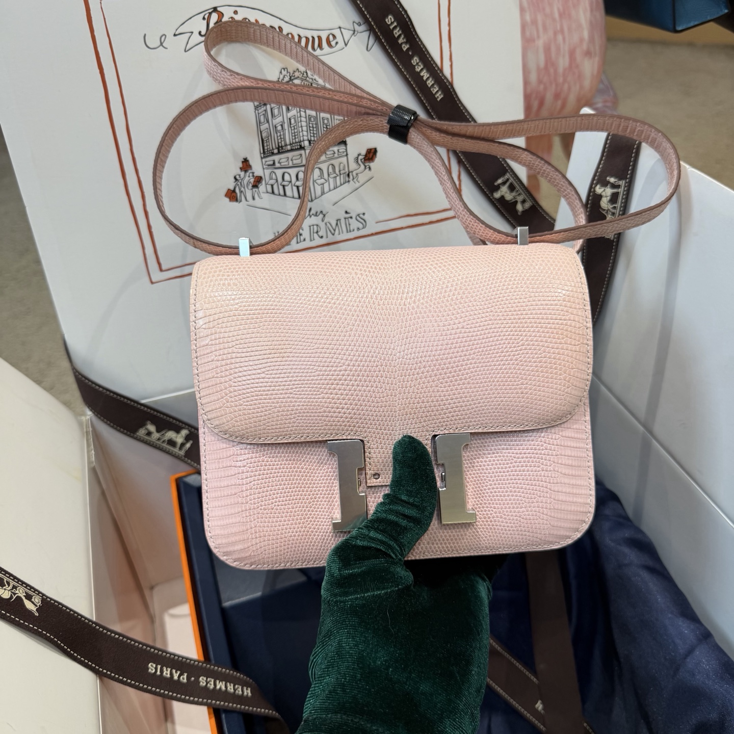 Hermes Constance 19 Pink lizard 19cm shoulder everyday