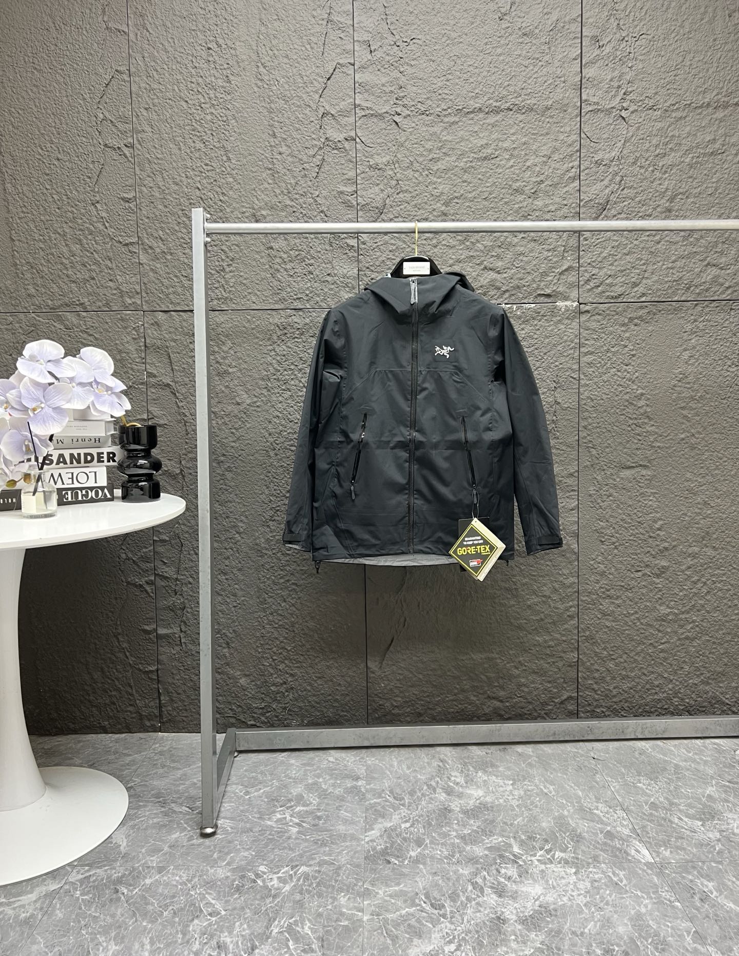 Arc'teryx Beta SL Jacket - Lightweight, Weatherproof, and Versatile 3 i1741305951726 6837 0 2