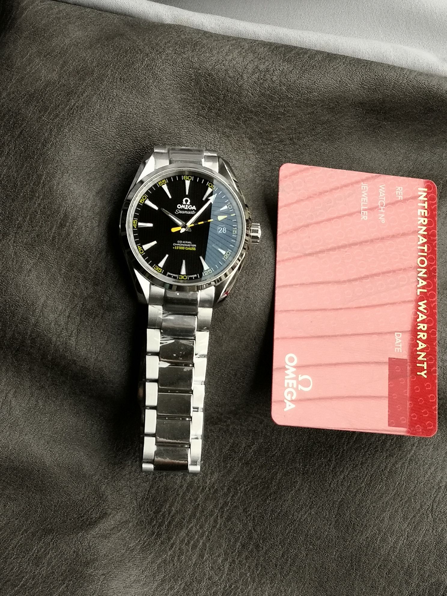 NO:947144,VS limited recommendation Omega Seamaster series 231.10.42.21.01.002 watch (Bumblebee), stainless steel case bracelet, arc-shaped double-sided anti-reflective wear-resistant sapphire glass mirror, black dial, equipped with Cal. type automatic mechanical movement, size 41.5 mm, omega19860909VS限量推荐欧米茄海马系列231.10.42.21.01.002腕表(大黄蜂),精钢表壳表链,弧拱形双面防反光耐磨损蓝宝石玻璃表镜,黑色表盘,搭载Cal.型自动机械机芯,尺寸41.5毫米,,omega,Watch