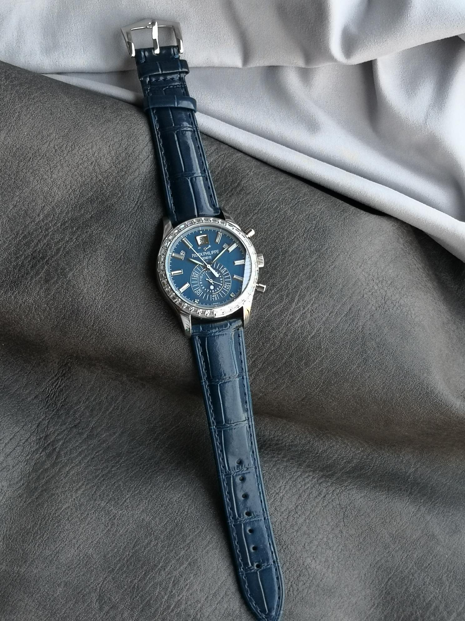 NO:338537,White and gold TW Factory wall crack recommendation, heavy money to create a classic timepiece] - Patek Philippe complex multifunction series 5905R - made its debut, the first Nautilus complex watch launched so far, creating a casual sports watch with super complex technology. 1 The small body panel has the following functions: 12 o'clock calendar function 10 o'clock week function 2 o'clock week function 6 o'clock 24 hours. All functions can be used normally. 2 movement adopts a replica Cal.240 automatic winding movement, which perfectly interprets the functions while realizing the appearance. 3 The modification master independent watchmaker participates in the customization of the modified dial color, giving the unique watch an interesting soul!  Craftsmanship masterpieces welcome to taste it!  ,,patek philippe19860909白 金 TW Factory墙裂推荐 重金打造经典时计】——百达翡丽复杂多功能系列5905R-重磅登场,迄今推出的首款Nautilus复杂腕表,以超复杂的工艺技术打造休闲运动腕表. 1小身板大能量尽揽以下功能∶12点位日历功能 10点位星期功能 2点位星期功能 6点位24小时.所有功能都可正常使用. 2机芯采用复刻版Cal.240自动上链机芯,在实现外观的逼真前提下,功能一并完美诠释. 3改装大师独立制表人,倾情参与定制改装表盘颜色,给予独一无二的腕表增添有趣的灵魂！ 匠心力作 欢迎各位表友品鉴！,,patek philippe,Watch