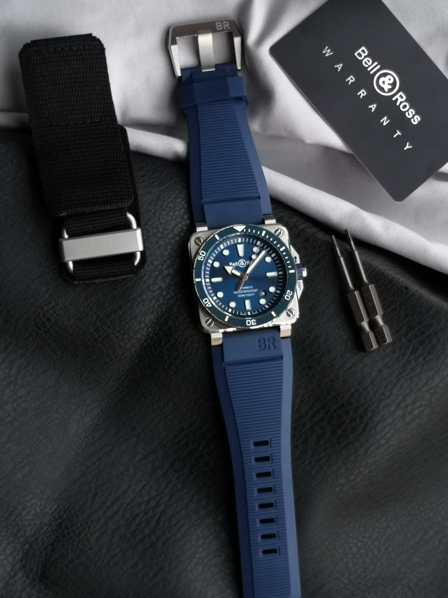 NO:336893,BRF Bell&Ross INSTRUMENTS Series BR03A 2824 Automatic Mechanical Movement Steel Case 42mm with Ceramic 60-minute scale One-way rotating stainless steel bezel, with a maximum of 15 minutes of minute track, Sapphire crystal mirror with anti-glare coating Natural rubber strap Steel Pin-buckle mechanical watch,,19860909BRF 柏莱士 Bell&Ross INSTRUMENTS 系列BR03A 2824自动机械 机芯 精钢表壳 42毫米 带 陶瓷60分钟刻度单向旋转精钢表圈,分钟轨道最长15分钟, 带防眩目涂层的蓝宝石水晶表镜 天然橡胶表带 精钢 针扣机械腕表 ,,,Watch