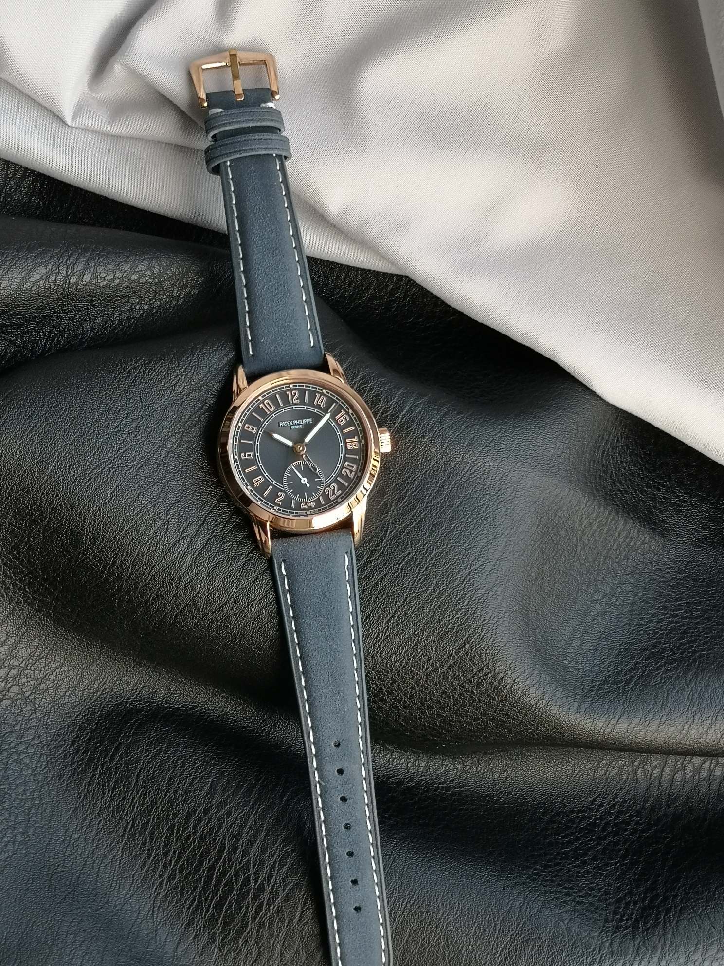 NO:392969,TW Factory wall crack recommendation, a large sum of money to create a classic timepiece] - Patek Philippe complex function series 5224R-001 is on the market, complex timepiece watches, creating casual sports watches with super complex craftsmanship. The movement uses a replica version of 31-PS FUS 24H automatic winding movement, which perfectly interprets the functions while realizing the appearance. The modification master independent watchmaker participates in the customization of the modified dial color, adding interesting soul to the unique watch!  Craftsmanship masterpieces welcome to taste, patek philippe19860909TW Factory墙裂推荐 重金打造经典时计】——百达翡丽复杂功能系列5224R-001重磅登场,复杂时计腕表,以超复杂的工艺技术打造休闲运动腕表. 机芯采用复刻版31- PS FUS 24H自动上链机芯,在实现外观的逼真前提下,功能一并完美诠释. 改装大师独立制表人,倾情参与定制改装表盘颜色,给予独一无二的腕表增添有趣的灵魂！ 匠心力作 欢迎各位表友品鉴,,patek philippe,Watch