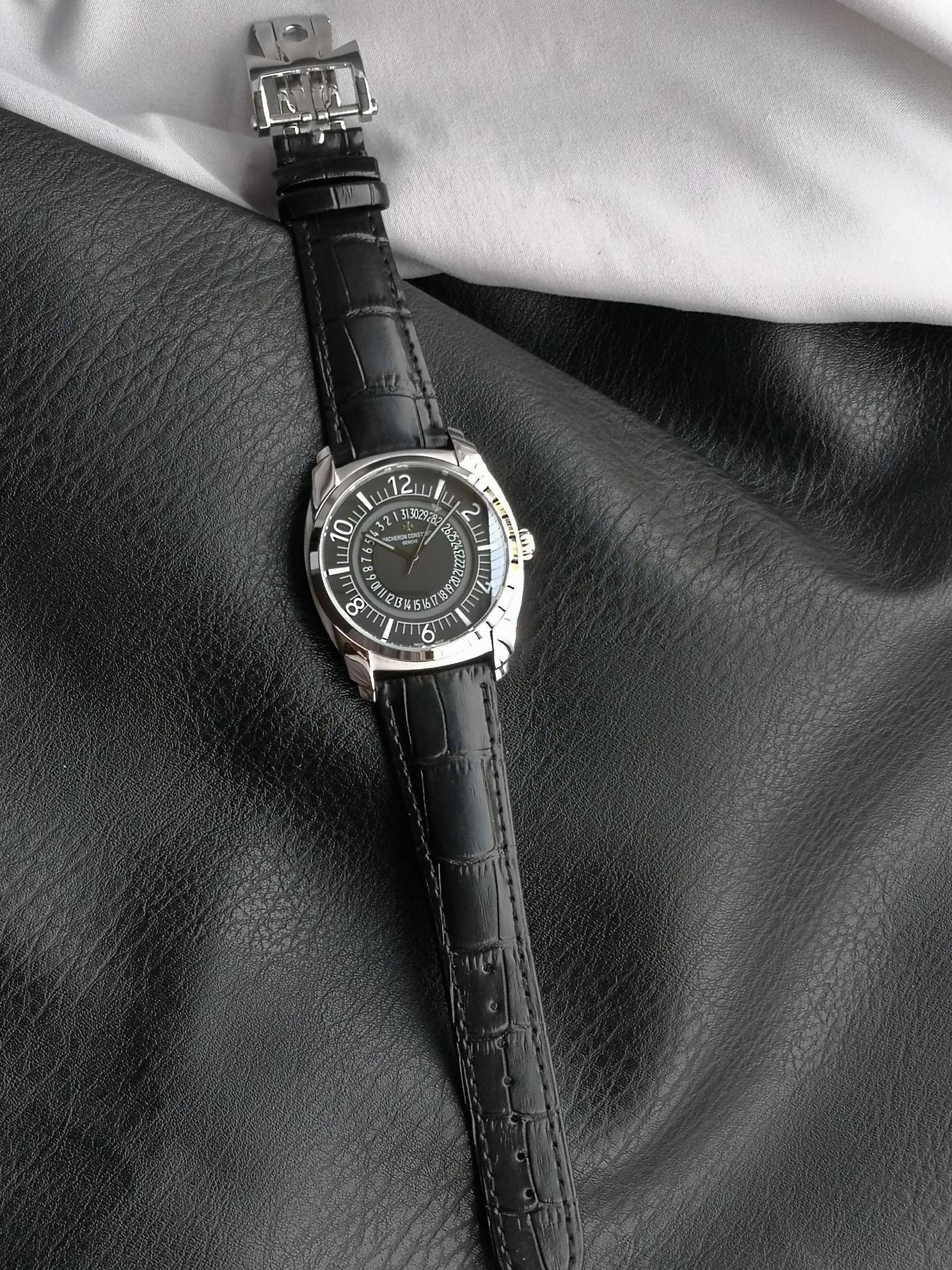 NO:392940,【GR Factory】The highest version of the market is the classic replica version of Janice Danton Quaidley 4500S/000A-B364 series!  1 Function date display (for the middle of the dial (triangle indicator display) and the official website is consistent. The movement is equipped with a modification/1 to make the watch look thinner, the frequency is 28 times per hour! 2 Improve the four angle curves of the case, the dial color curve is more in line with the 12 scales, and the overall closer to the counter! 3 Paired with original Italian cowhide buckle, the watch diameter is 41mm, making the wrist more comfortable! The GR factory produced the Denton Quailey series combines the most unique DNA of the Denton. Denton is a symbol of Vacheron Constantin's ultimate elegance, fully reflecting the purest tradition of the high-end watchmaking industry! Suitable for all kinds of business occasions, simple, refined and elegant! GR fine reproduction, please enjoy it! Welcome to reprint! You deserve it, vacheron, cowhide19860909【GR Factory】 市场最高版本 江诗.丹顿奎德利4500S/000A-B364系列经典复刻版！ 1功能日期显示(为表盘中间(三角指示标显示)而官网一致,机芯搭载改/1让表更显纤薄,频率为每小时振动28,次数！ 2对表壳的四个角弧度进行改善,表盘颜色弧度更契合,12个刻度打磨更细腻,整体更贴近专柜！ 3搭配意大利牛皮原装扣,表径41mm.让手腕更贴合舒适！GR工厂出品的江诗.丹顿奎德利系列融汇了江诗.丹顿最独特的DNA,是江诗丹顿极致优雅的象征,充分体现了高级制表业最纯粹的传统！适合各种商务场合,简敛精致不失优雅！GR精品复刻,敬请品鉴！欢迎转载！你值得拥有,,vacheron,cowhide,Watch