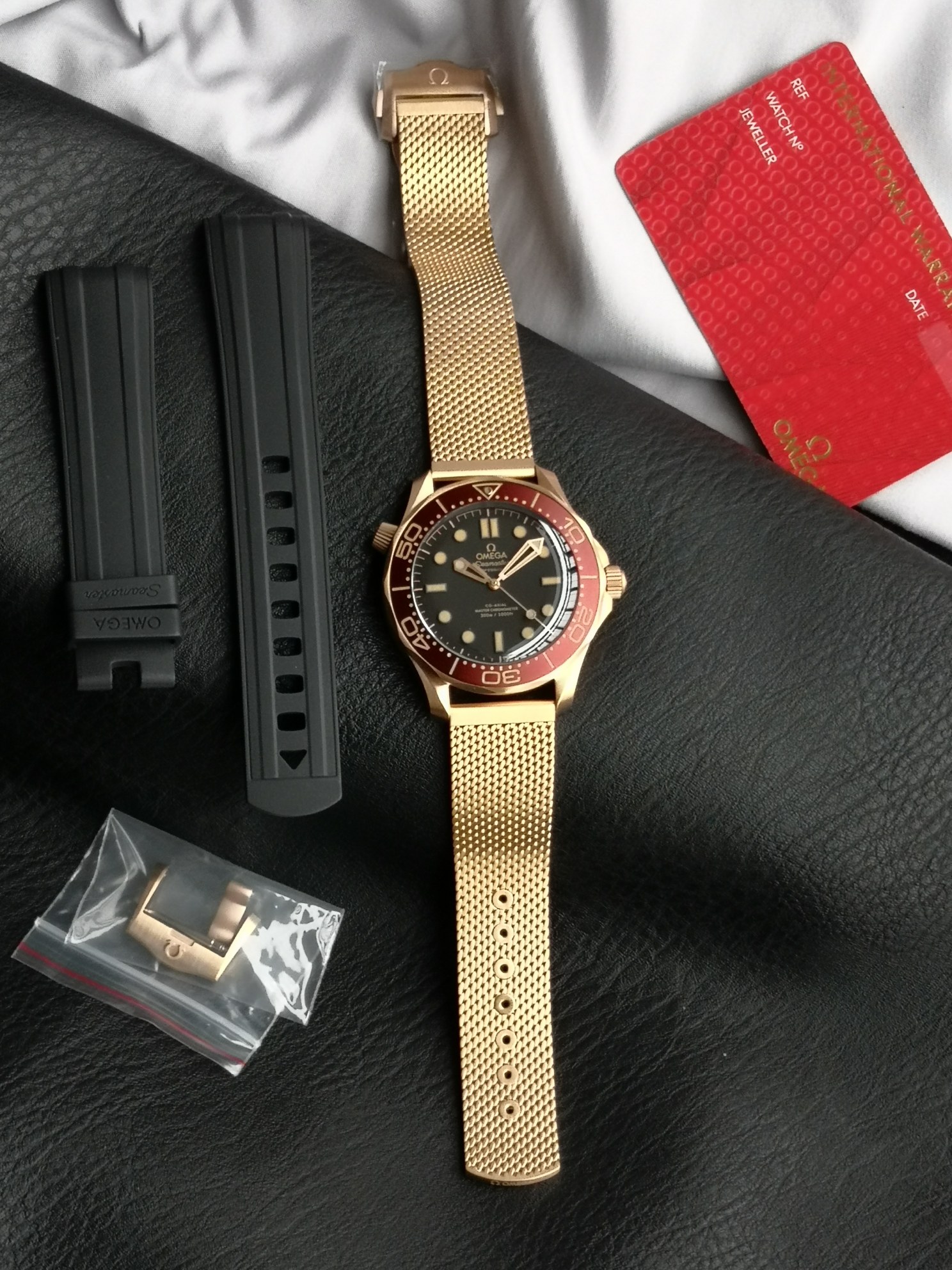 NO:393161,VS New Product 007 The beautiful fusion of bronze gold and red roots of seahorse rice, metal Milan chain belt, alumina bezel and dial, arc-shaped sapphire crystal glass, showing the aesthetic style of combining retro and modernity,19860909VS 新品007 青铜金与勃根地红的绝美融合海马米 ,金属米兰链带,氧化铝表圈与表盘,圆弧形蓝宝石水晶玻璃,展现复古与现代结合的美学风格,,Watch