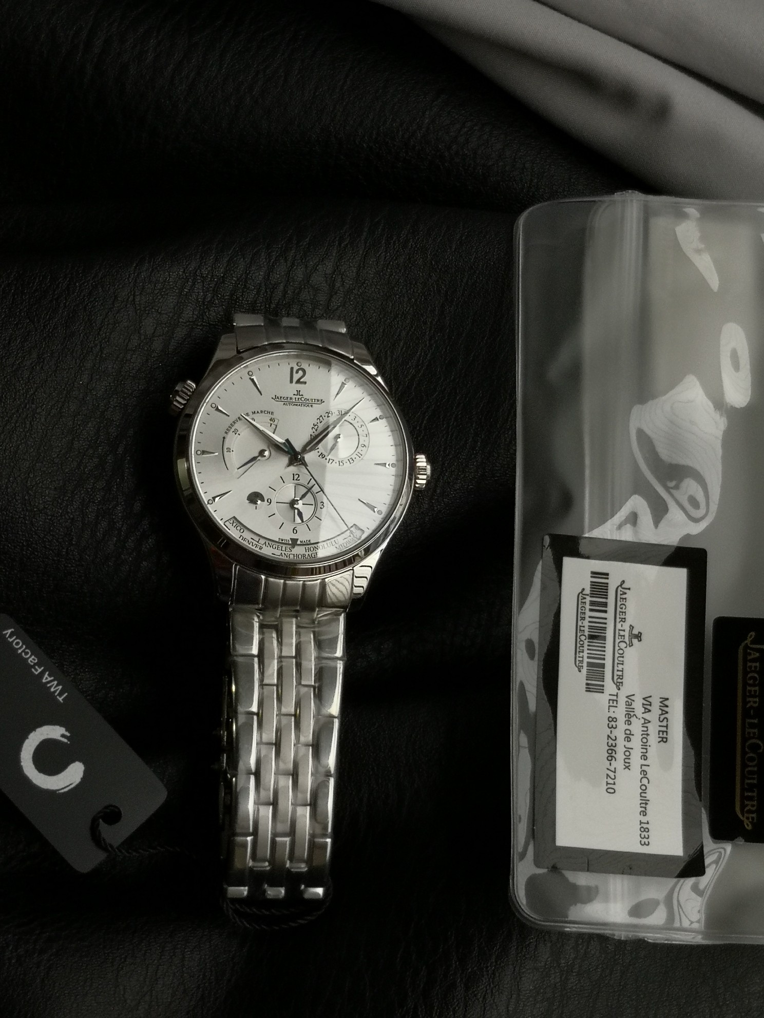 NO:858883,Upgraded version of V3 steel belt produced by TWA Factory [highest version on the market] JL Jaeger-LeCoultre. Big names from all walks of life call it ugly. In fact, it is given high praise. In terms of taste and appearance, it has a pivotal position in the watch industry. No matter how you wear it, you will have a long face. It shows your taste in every way. Master Jaeger-LeCoultre Master Series 1428121 Newly upgraded replica version. Multi-function watch. Upgraded Cal.939A/1 movement. The polishing effect is closer to the original. Upgraded shaft.  The automatic rotor has a rose gold edge, clear text lines, functional date display, dual time zone, power reserve display, 316L stainless steel, 42mm diameter, original steel belt, a TWA Factory ingenious work worth owning!  ,,jaeger-lecoultre19860909TWA Factory出品 V3钢带升级版【市场最高版本】JL积家 各路大咖都叫它大丑 其实赋予的是极高赞美 论品味与外观 在钟表界有着举足轻重的地位 戴出去怎么都是长脸 各种彰显品味 Master 积家大师系列 1428121 复刻版全新升级 多功能腕表 升级Cal.939A/1机芯 打磨效果更近原装 升级轴 自动陀为玫金边 字面纹路清晰 功能日期显示 双时区 动力储备显示 316L精钢 直径42mm 原装钢带 TWA Factory匠心之作 值得你拥有！,,jaeger-lecoultre,Watch