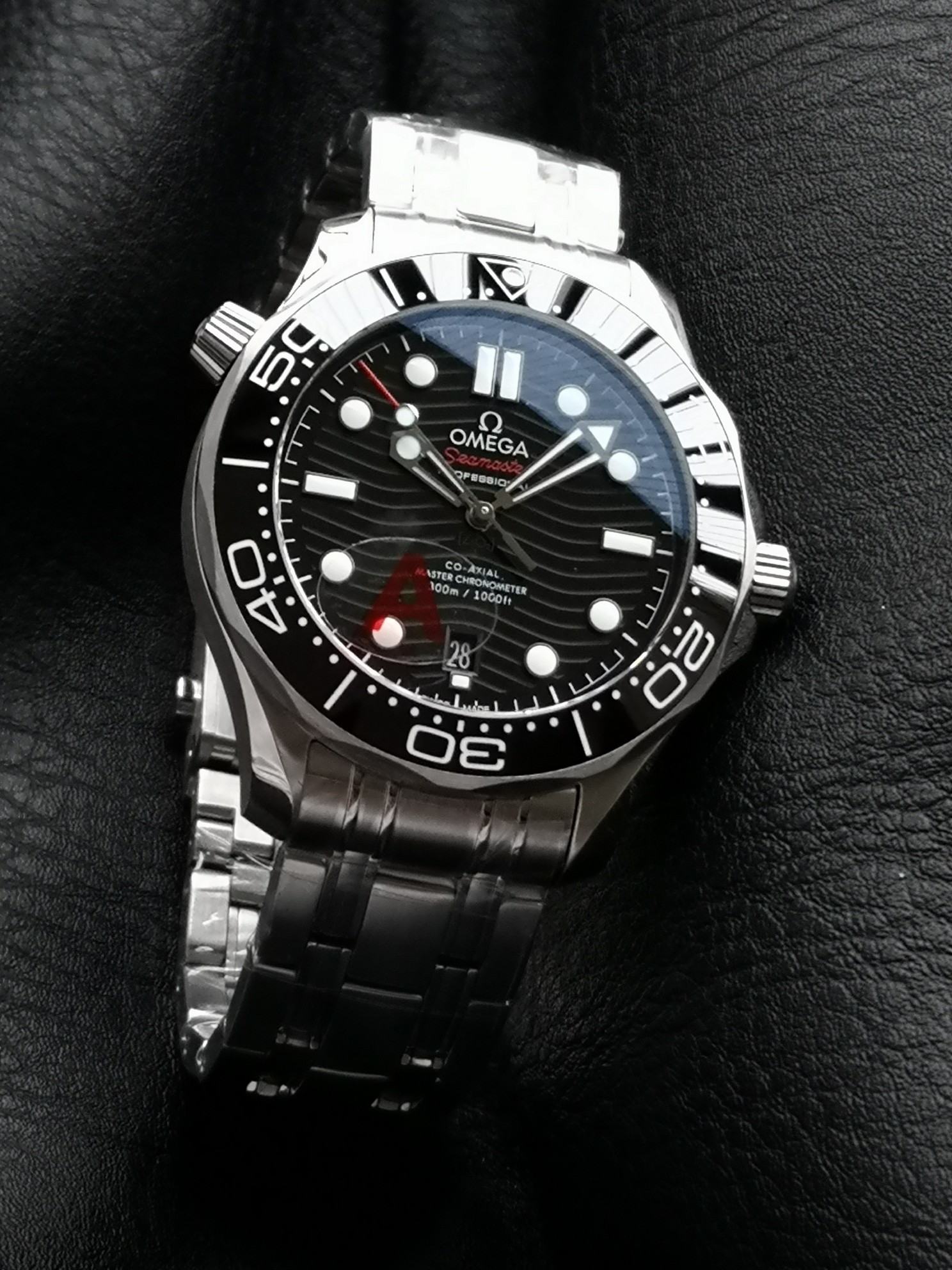 Omega VS ——V4 版本 升级欧米伽8800一体机芯 VS 8800机芯外观，功能，均与 一致