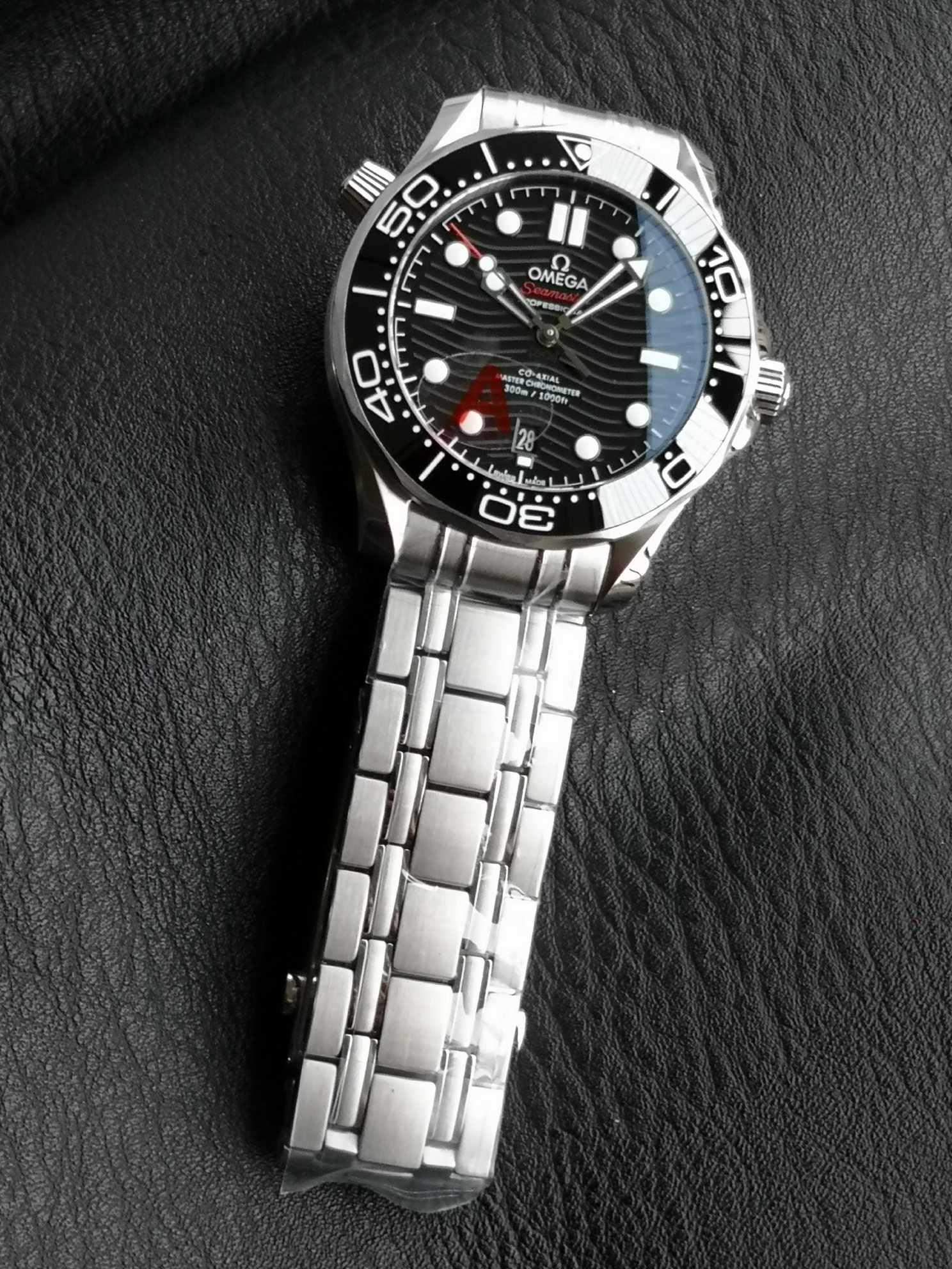 Omega VS ——V4 版本 升级欧米伽8800一体机芯 VS 8800机芯外观，功能，均与 一致