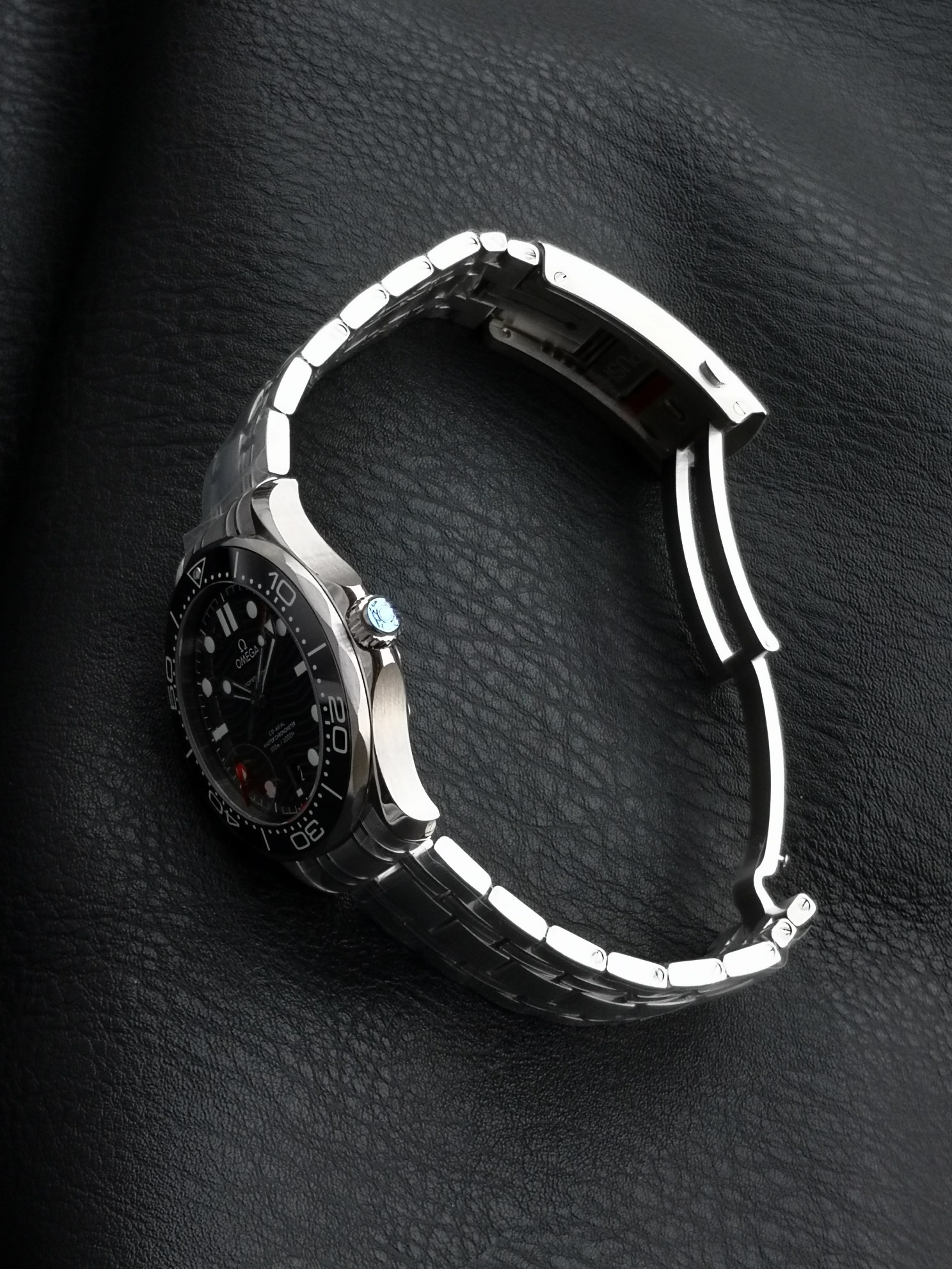 Omega VS ——V4 版本 升级欧米伽8800一体机芯 VS 8800机芯外观，功能，均与 一致