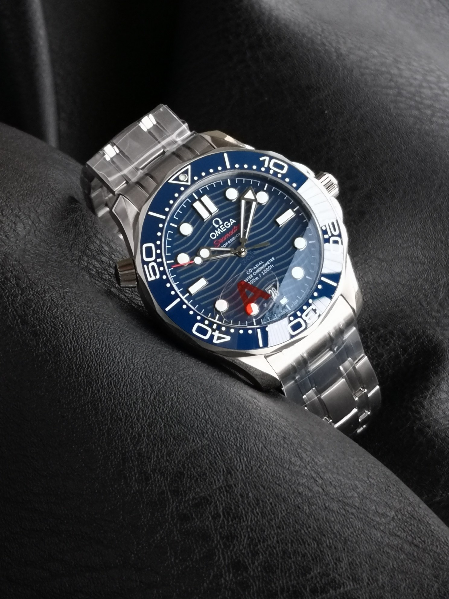 Omega VS ——V4 版本 升级欧米伽8800一体机芯 VS 8800机芯外观，功能，均与 一致
