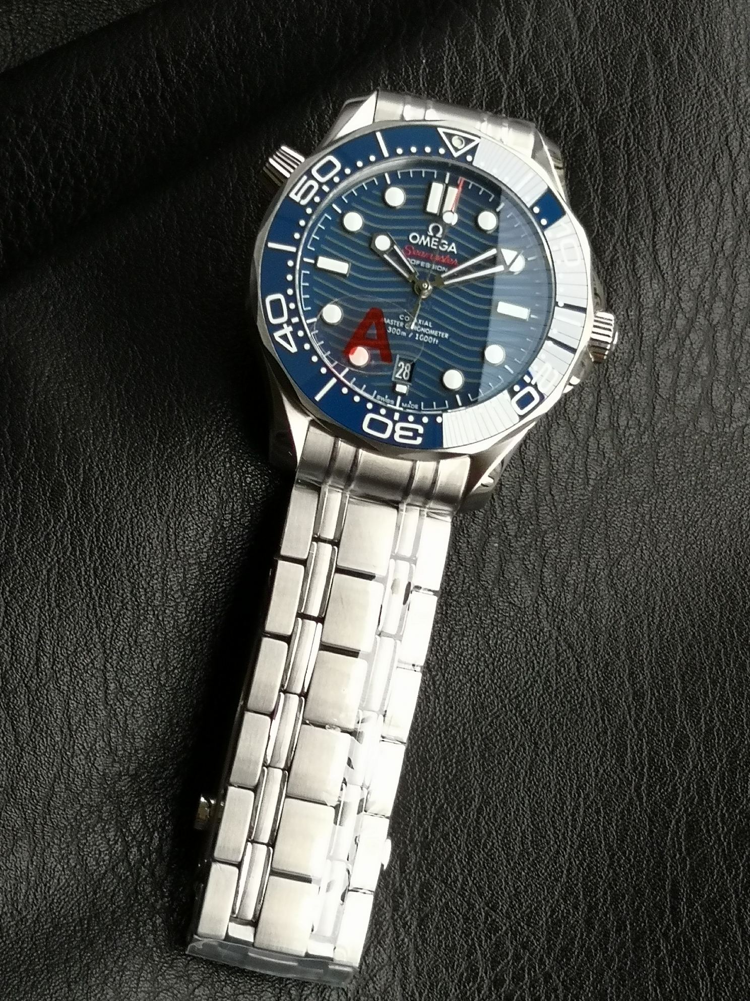 Omega VS ——V4 版本 升级欧米伽8800一体机芯 VS 8800机芯外观，功能，均与 一致