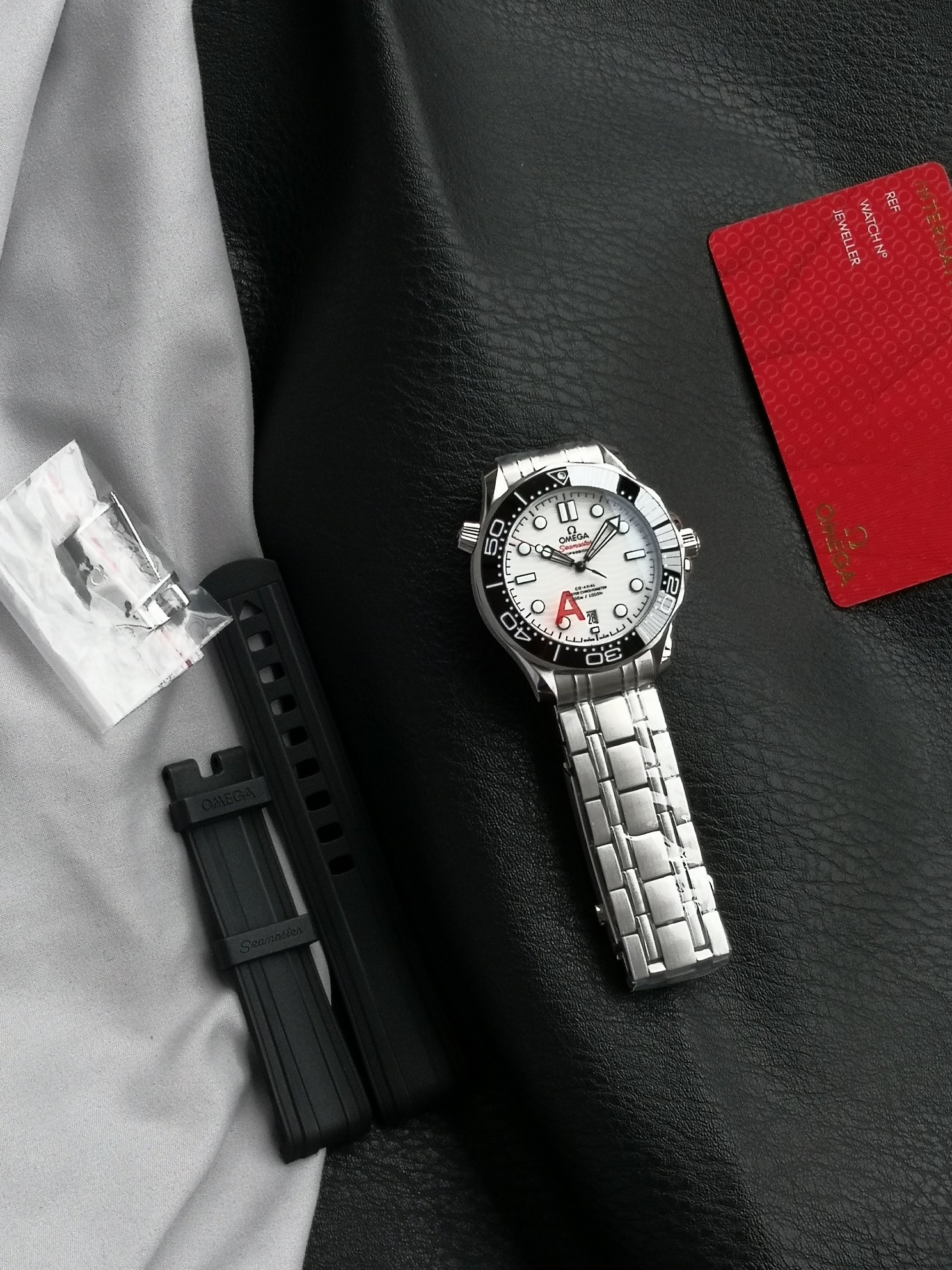 Omega VS ——V4 版本 升级欧米伽8800一体机芯 VS 8800机芯外观，功能，均与 一致