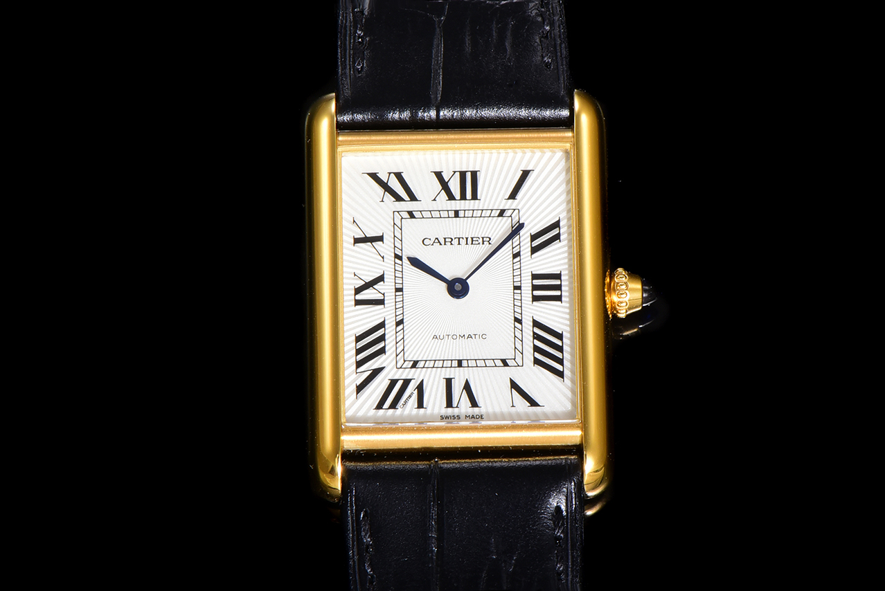 Часы Cartier Tank LC