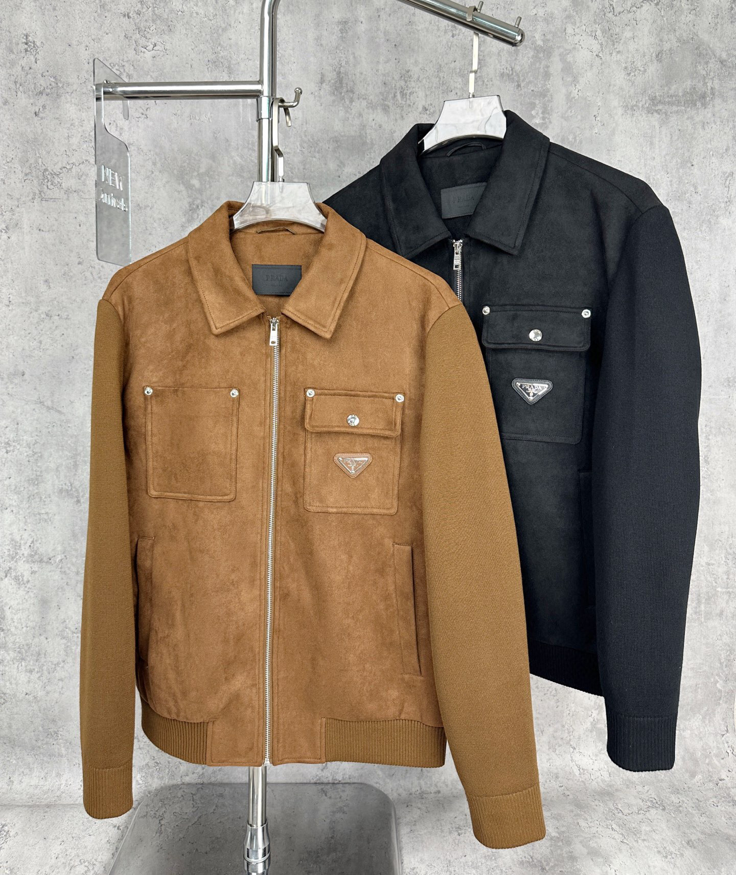 普拉达Prada秋冬新款，客供色织面料拼接麂皮绒大翻领双口袋设计夹克外套荣耀呈现！ 探索时尚前沿，感受材