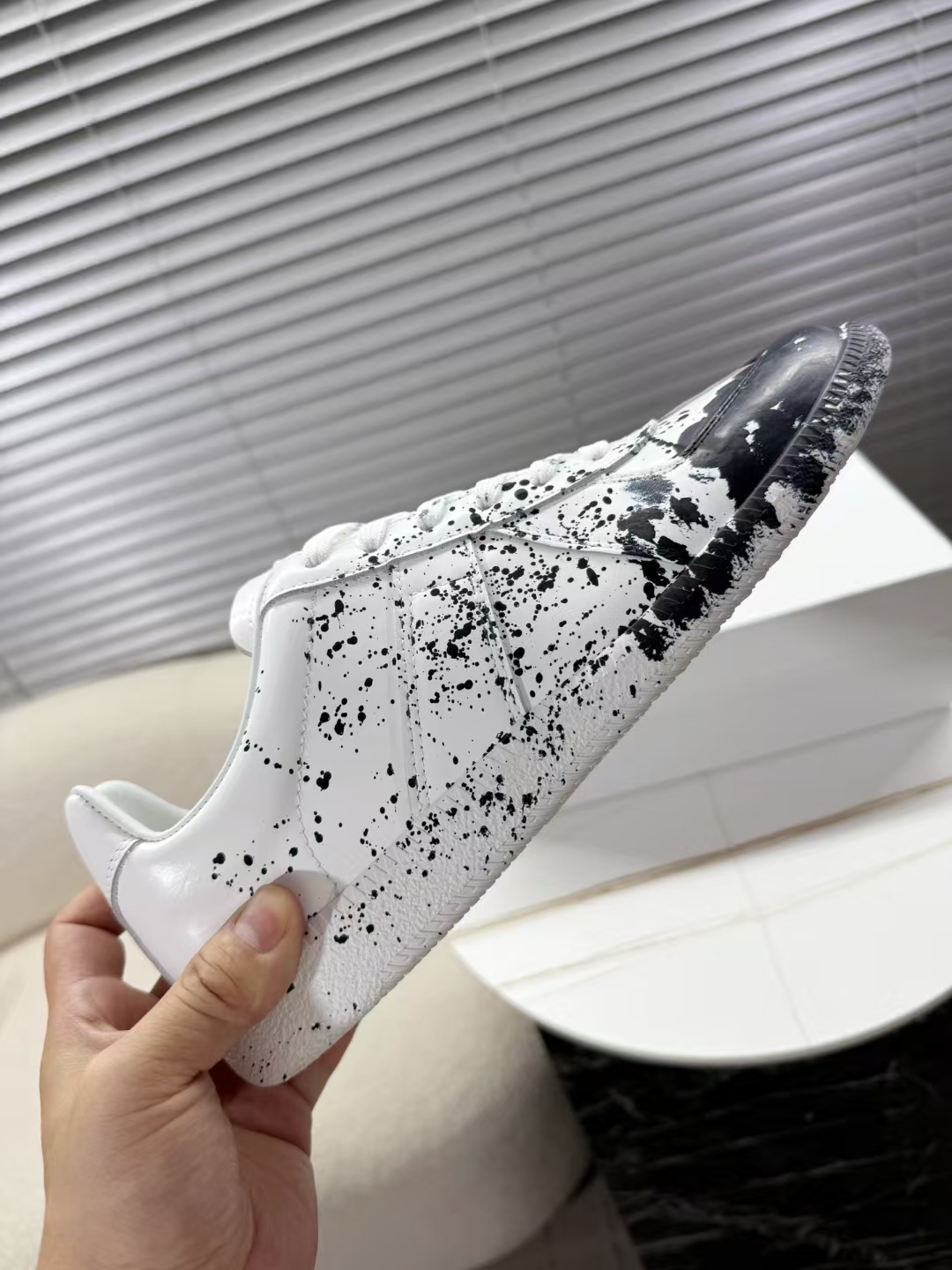 MM6 Maison Margiela Replica Leather Sneakers, Unisex Style, Various Sizes 1 a1748523120834 0474