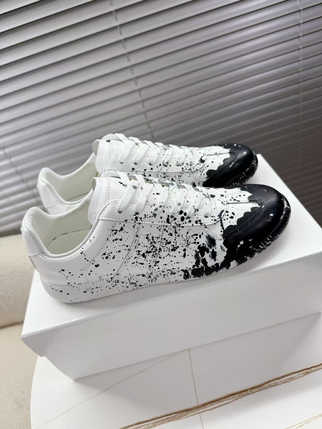 MM6 Maison Margiela Replica Leather Sneakers, Unisex Style, Various Sizes 3 a1748523120836 7452