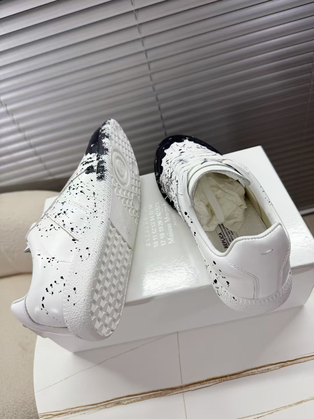 MM6 Maison Margiela Replica Leather Sneakers, Unisex Style, Various Sizes 6 a1748523126692 5747