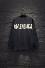 Model number: 5105#P185.00🆕Paris home tape round neck sweatshirt os style is really charming Balenciaga is really amazing every season new product style is extremely practical and very good to wear. ✔️-⚠️100% cotton is made of color-coded terry-dyeing pure cotton sweatshirt surface, 420g double strands, comfortable to feel, imported knitted needle comb is made. It has a moderate thickness, drape and contour shape, and the upper body is comfortable! ! He is very tolerant of slightly fat body shapes, and he loses five pounds in an instant when wearing it! The front cuffs and the back chest are made of direct-spray printing and environmentally friendly paste material, and the mechanized printing process. The mechanical printing accuracy is high, the set accuracy can reach ±0.02mm, and the quality is strong. The clothes are frayed and worn, which greatly increases the fun of the clothes; a unique visual effect. Trouser legs, hem, loose closure, double-layer fabric, good closure effect, exquisite locking color: off-white, washed black, gray blue, dark red, sandblasted blue, flower gray size: XS-S-M-L 1 Model number: 5105#P185.00🆕Paris home tape round neck sweatshirt os style is really charming Balenciaga is really amazing every season new product style is extremely practical and very good to wear. ✔️-⚠️100% cotton is made of color-coded terry-dyeing pure cotton sweatshirt surface, 420g double strands, comfortable to feel, imported knitted needle comb is made. It has a moderate thickness, drape and contour shape, and the upper body is comfortable! ! He is very tolerant of slightly fat body shapes, and he loses five pounds in an instant when wearing it! The front cuffs and the back chest are made of direct-spray printing and environmentally friendly paste material, and the mechanized printing process. The mechanical printing accuracy is high, the set accuracy can reach ±0.02mm, and the quality is strong. The clothes are frayed and worn, which greatly increases the fun of the clothes; a unique visual effect. Trouser legs, hem, loose closure, double-layer fabric, good closure effect, exquisite locking color: off-white, washed black, gray blue, dark red, sandblasted blue, flower gray size: XS-S-M-L