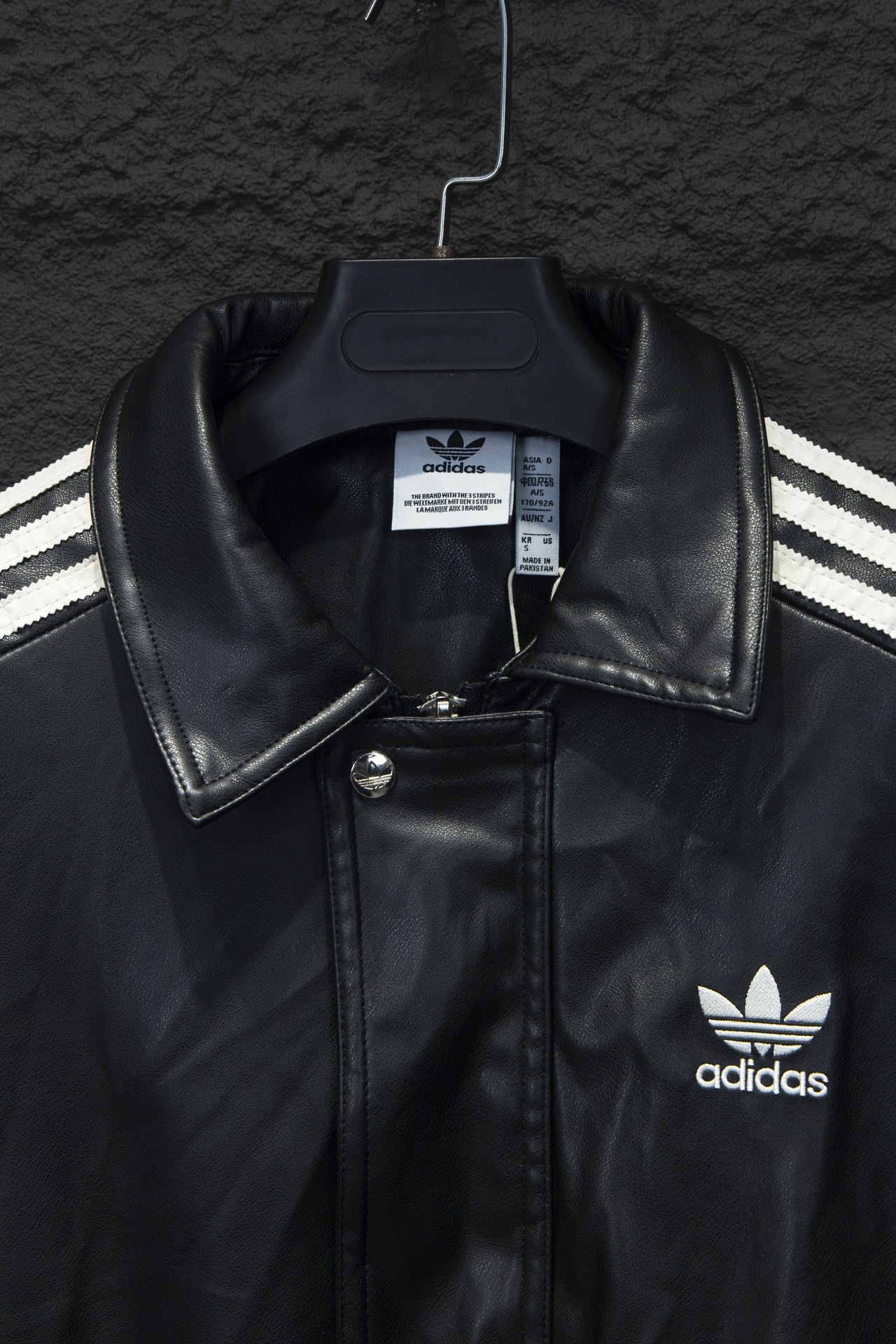 AdidasXFEIFEI RUAN United Adi Jacket: Stylish, Comfortable, and Sophisticated - 图片 3