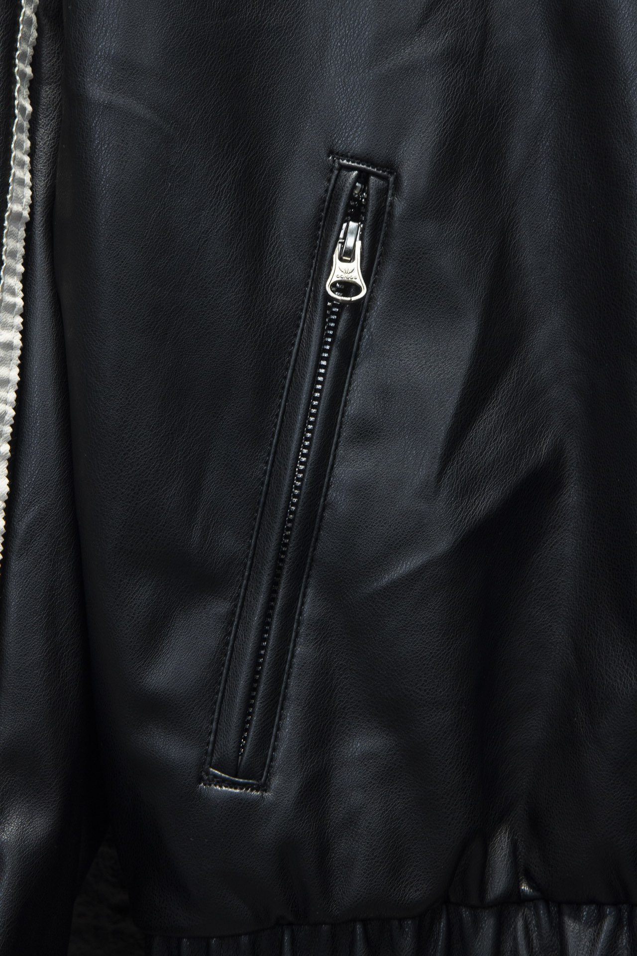 AdidasXFEIFEI RUAN United Adi Jacket: Stylish, Comfortable, and Sophisticated - 图片 7