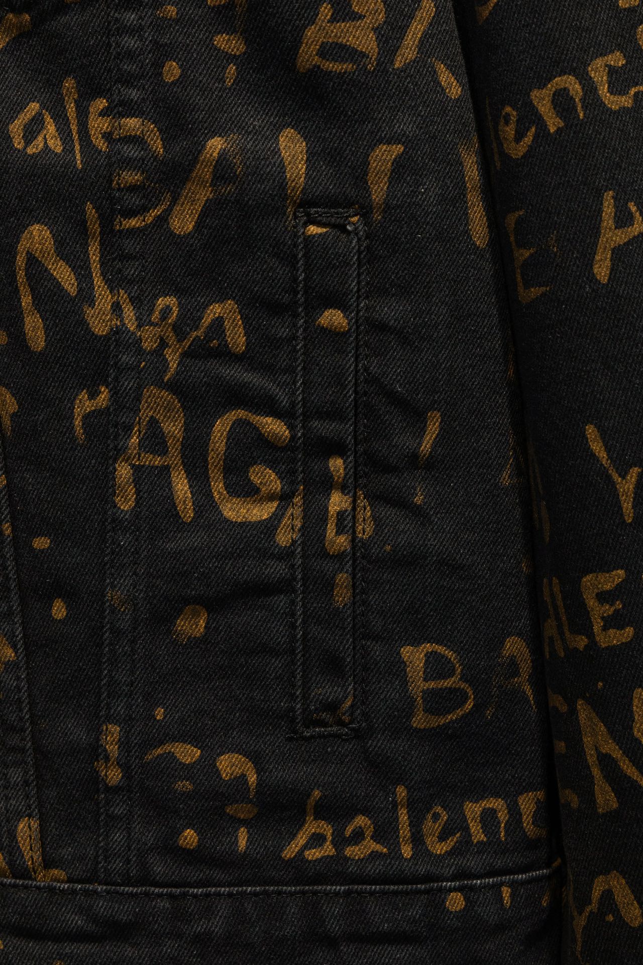 Paris Family’s Time-Limited Shop: Latest Cowboy Jacket Design Draws Crazy Fans. - 图片 7