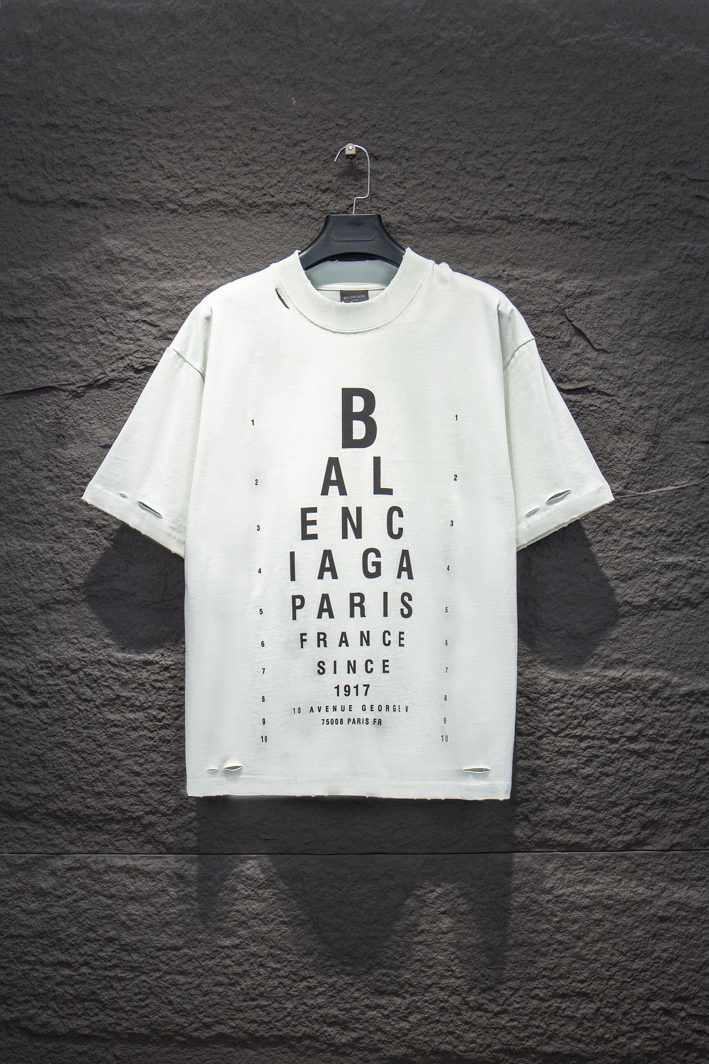 BALENCI*GA 破洞印花短袖T•25ss
⚠️ZP开发定织定染面料、颜色 印花、版型。
采