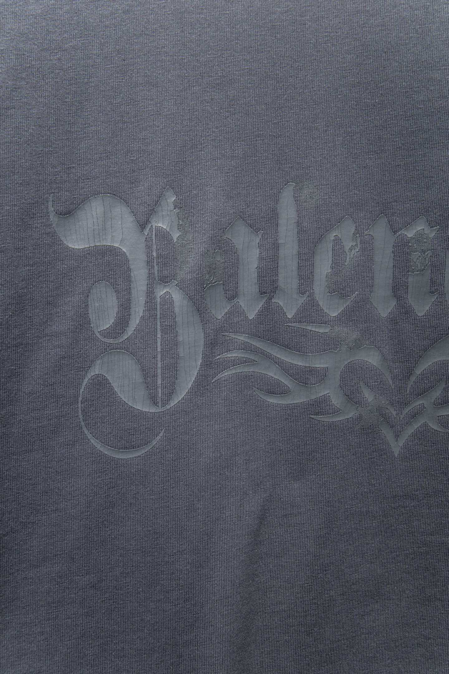 BALENCI*GA 磨破拉胶裂纹短袖T•25ss
⚠️ZP开发定织定染面料、颜色 印花、版型。