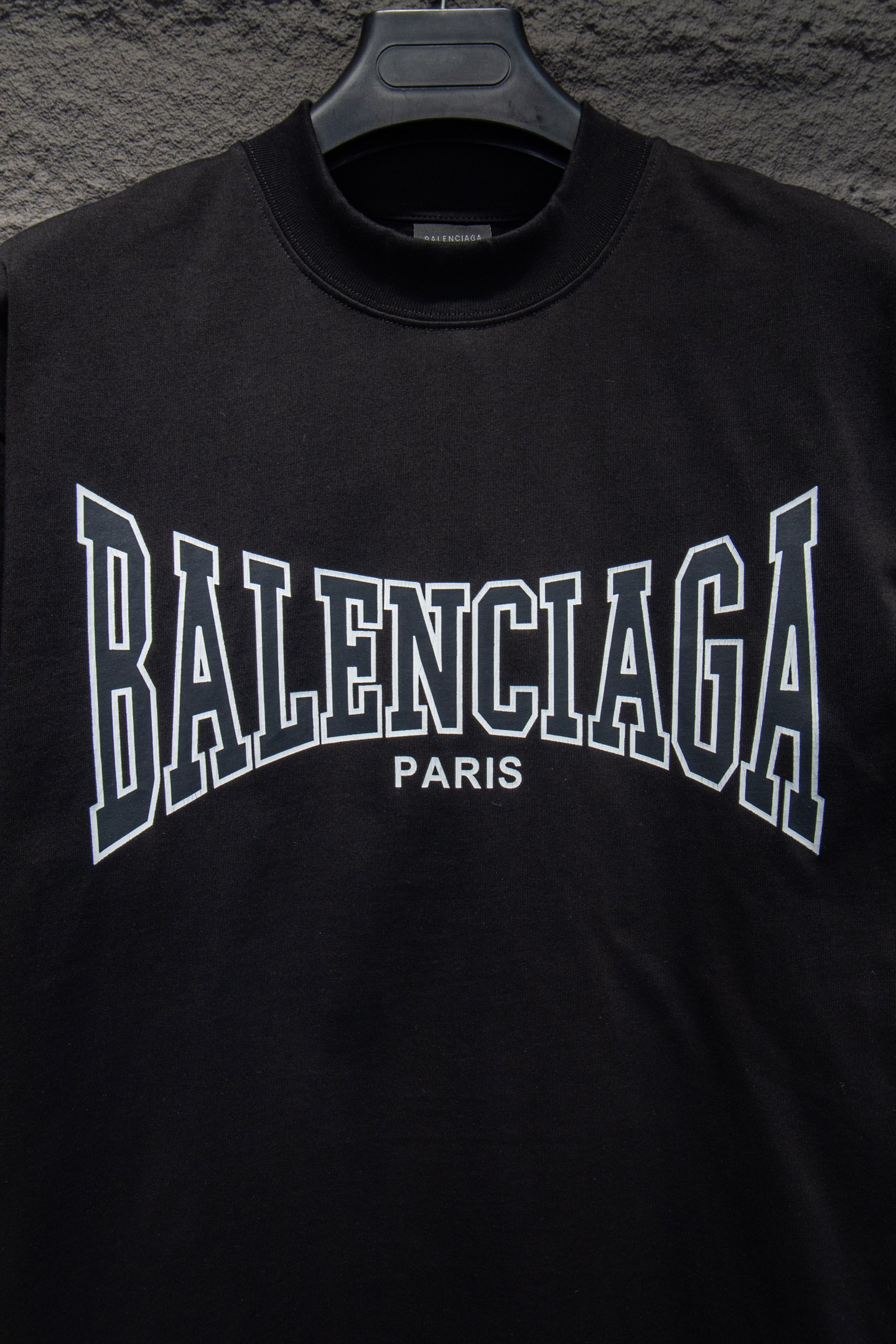 

BALENCI*GA 拉胶裂纹短袖T•25ss

⚠️ZP开发定织定染面料、颜色 印花、版型。

采