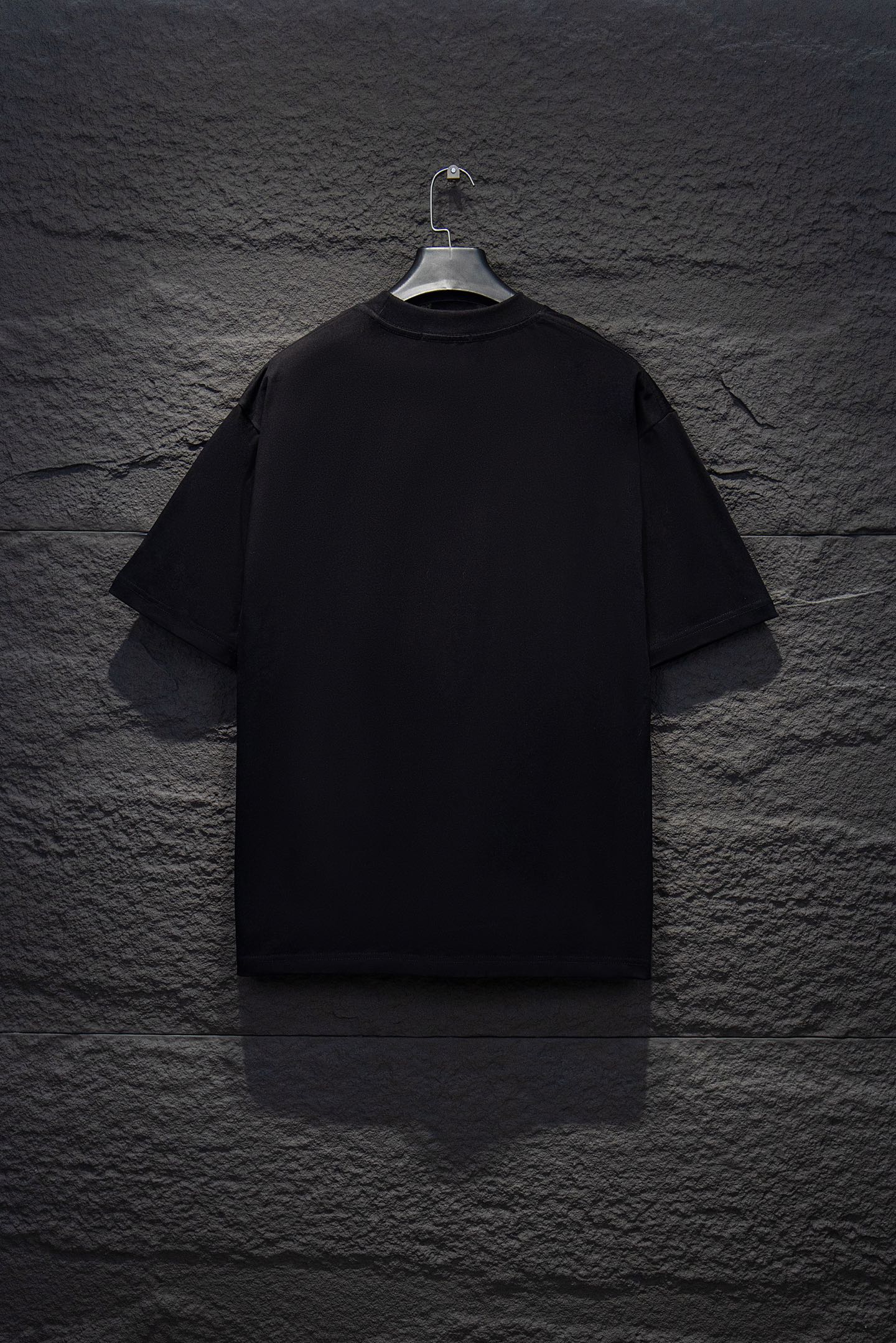 

BALENCI*GA 拉胶裂纹短袖T•25ss

⚠️ZP开发定织定染面料、颜色 印花、版型。

采