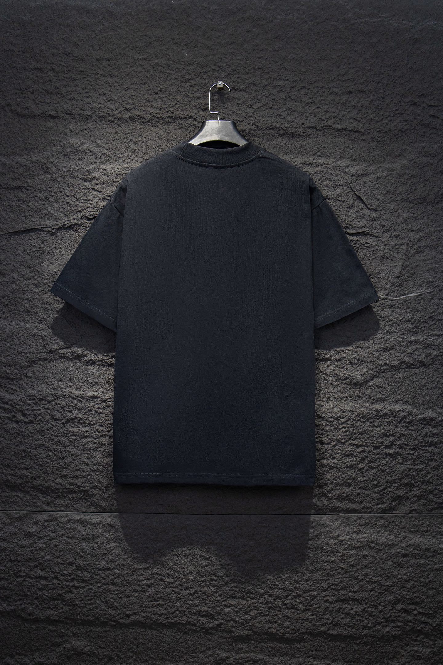 BALENCI*GA 联名可乐短袖T•25ss
⚠️ZP开发定织定染面料、颜色 印花、版型。
采