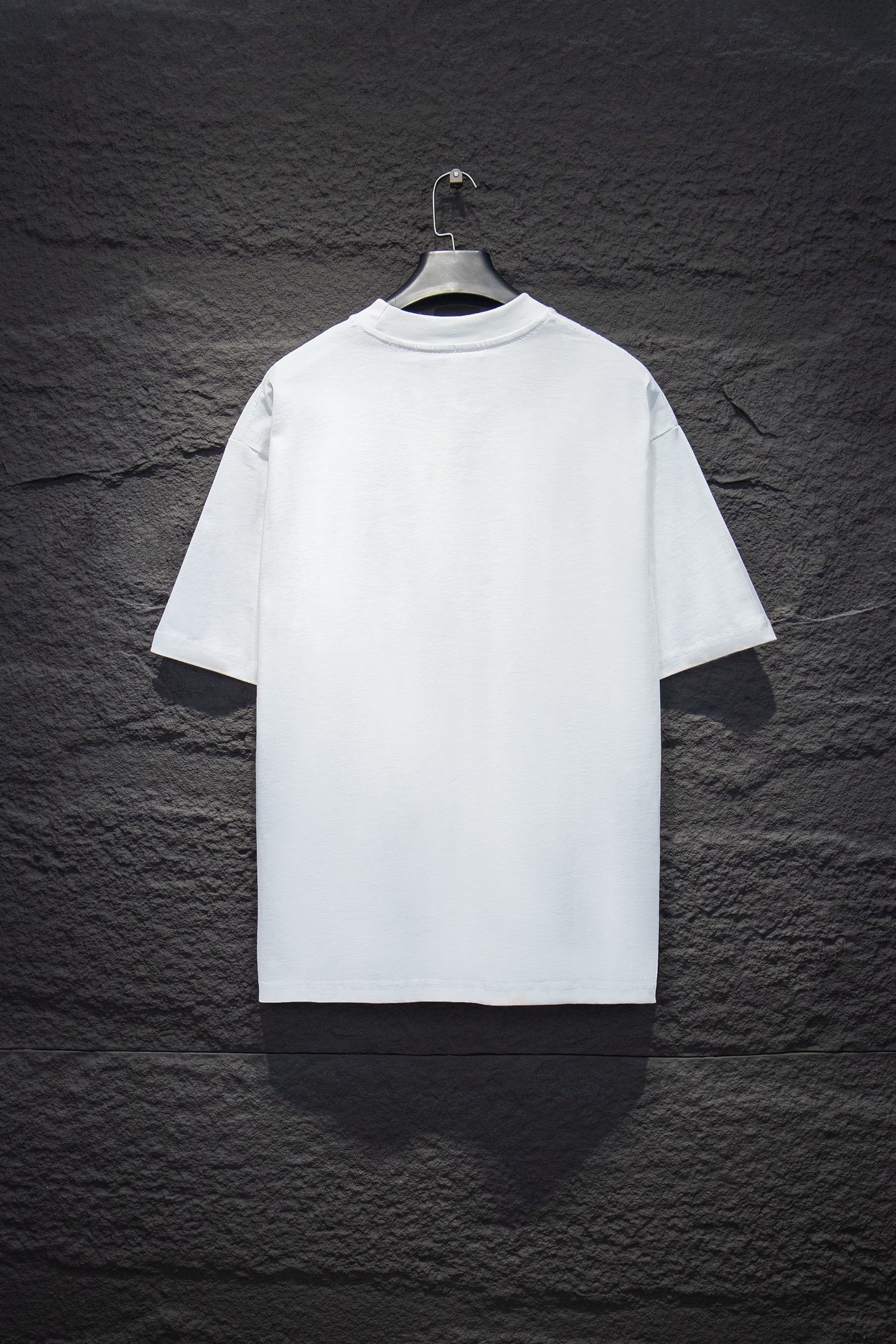 BALENCI*GA 联名可乐短袖T•25ss
⚠️ZP开发定织定染面料、颜色 印花、版型。
采