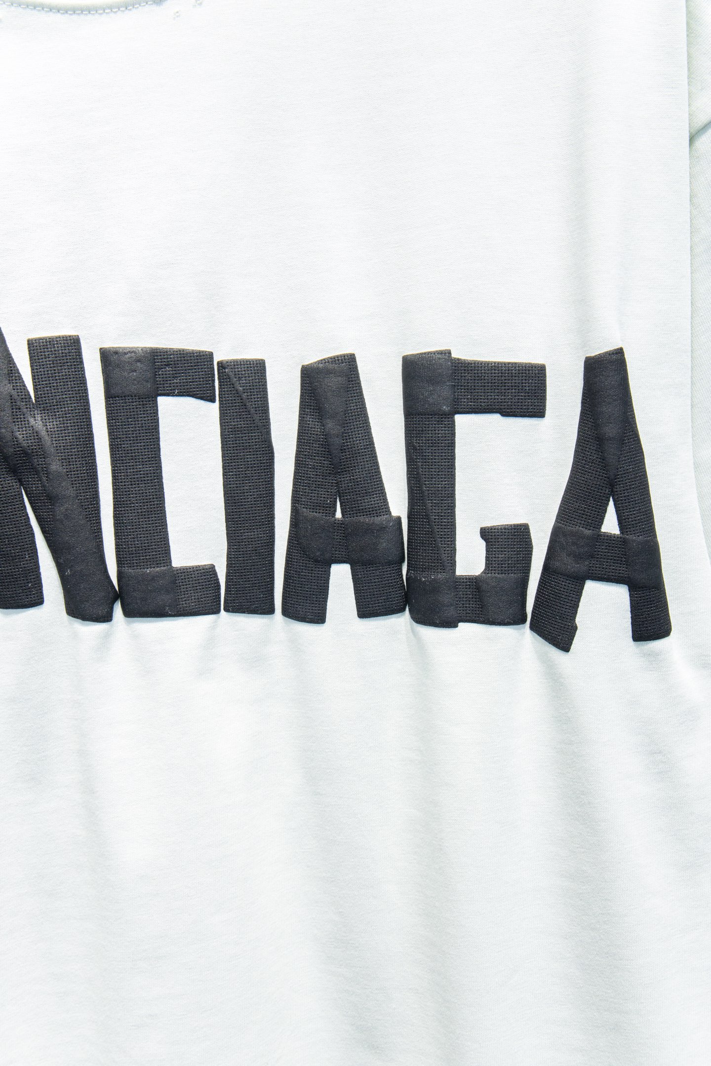 
Balenciaga.25SS
⚠️抢购ZP开发定染面料色.破洞.印花.水洗.做旧.版型.

采用32