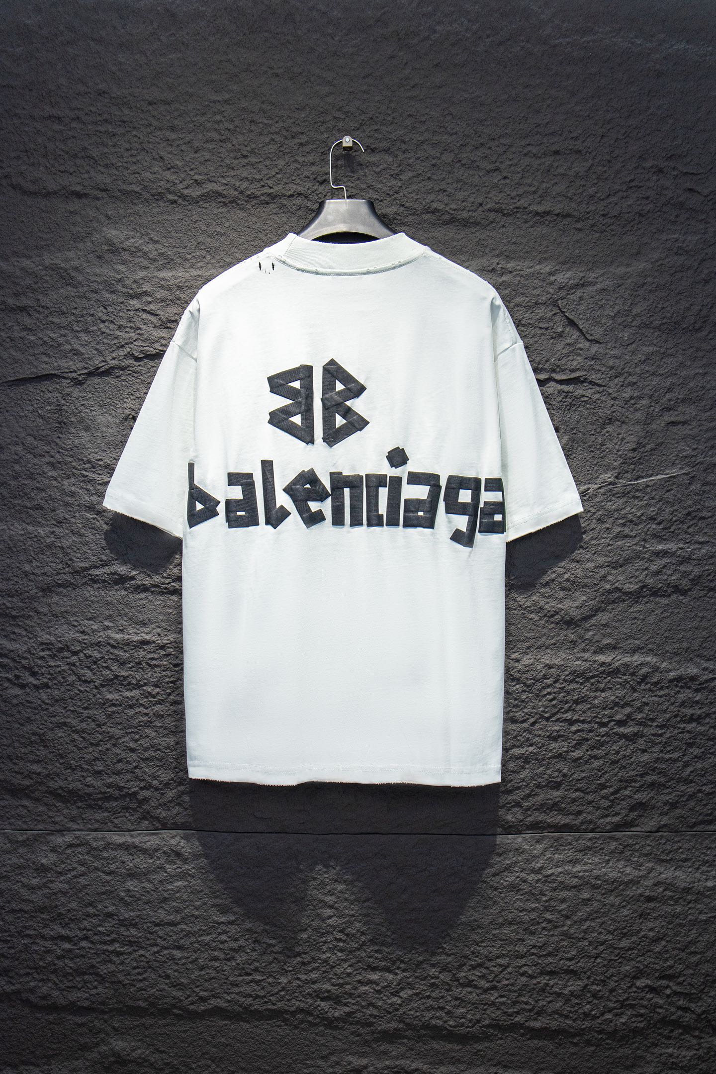 
Balenciaga.25SS
⚠️抢购ZP开发定染面料色.破洞.印花.水洗.做旧.版型.

采用32