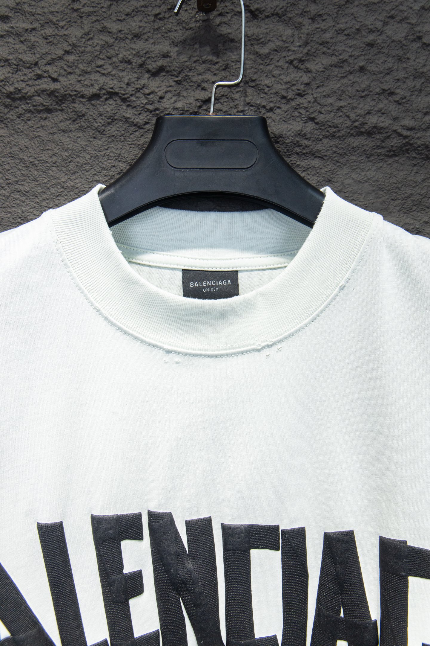 
Balenciaga.25SS
⚠️抢购ZP开发定染面料色.破洞.印花.水洗.做旧.版型.

采用32