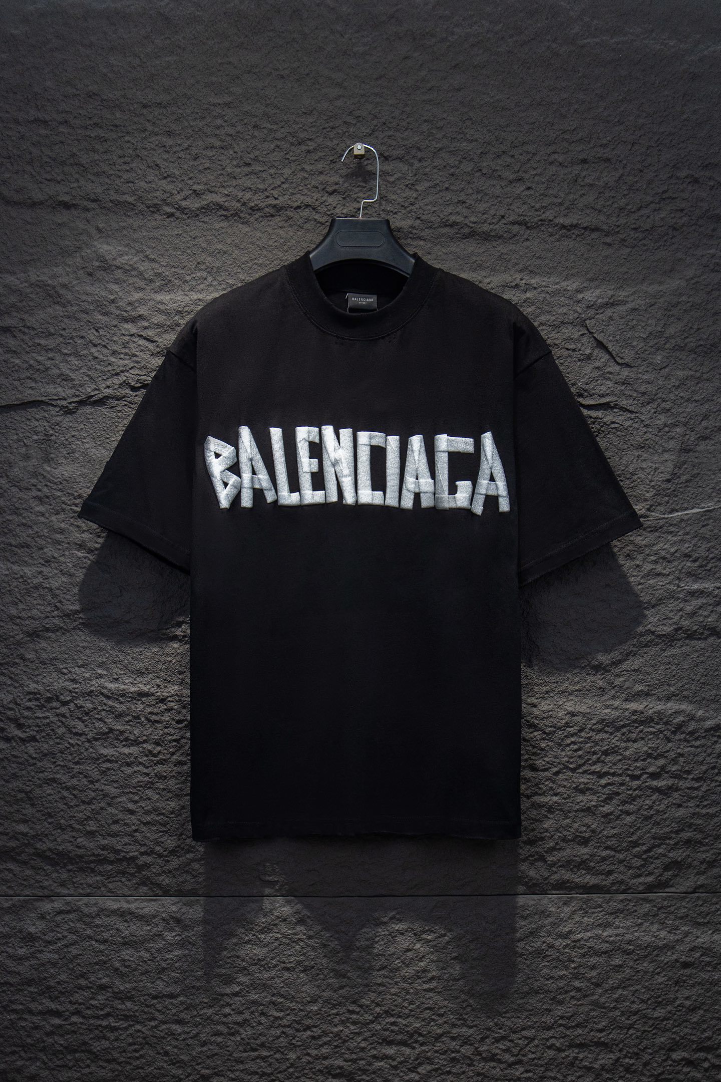 Balenciaga.25SS
⚠️抢购ZP开发定染面料色.破洞.印花.水洗.做旧.版型.
采用32