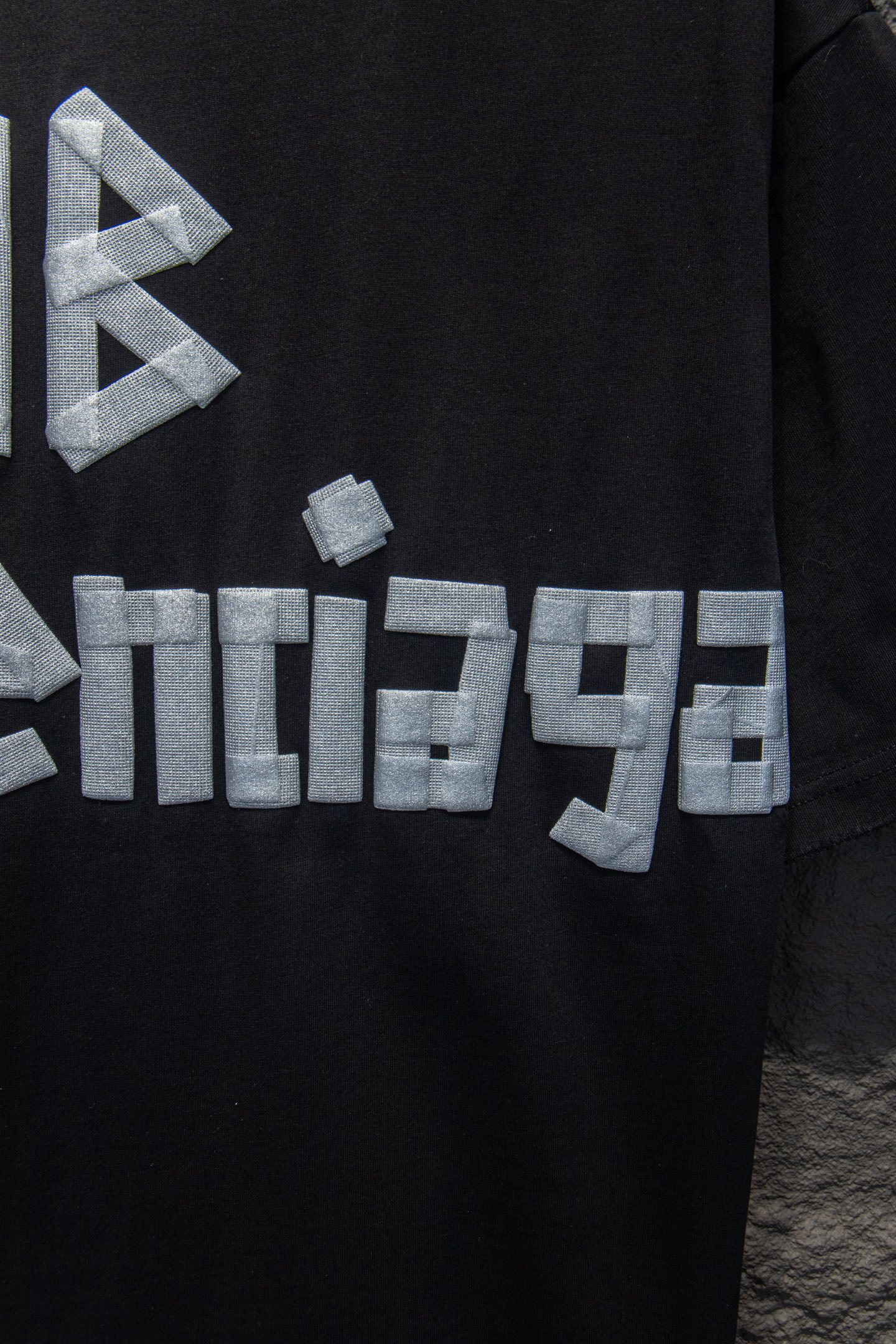 Balenciaga.25SS
⚠️抢购ZP开发定染面料色.破洞.印花.水洗.做旧.版型.
采用32