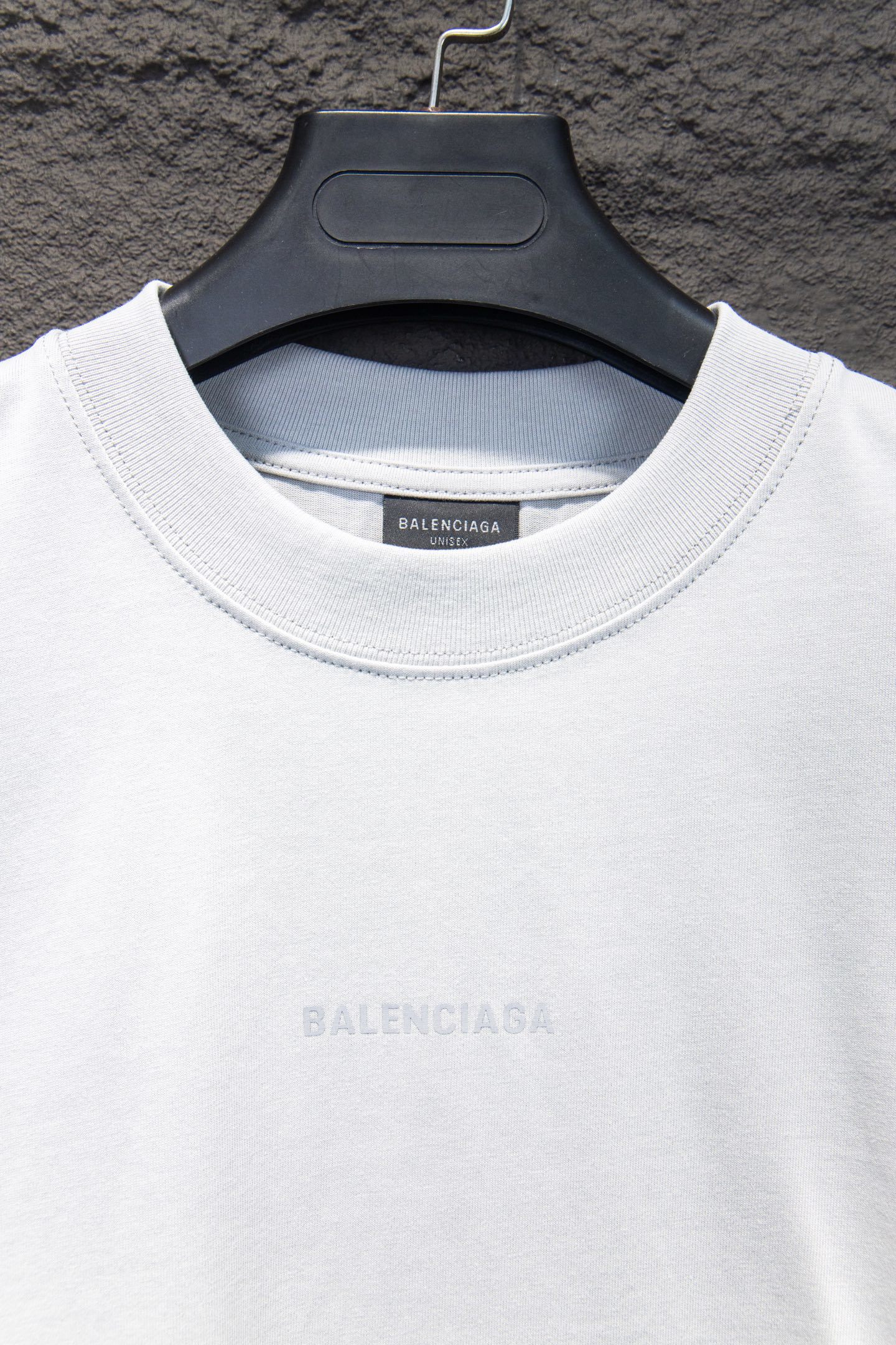 Balenciaga.25SS
⚠️抢购ZP开发定染面料色.反光.印花.水洗..版型.
采用32S/