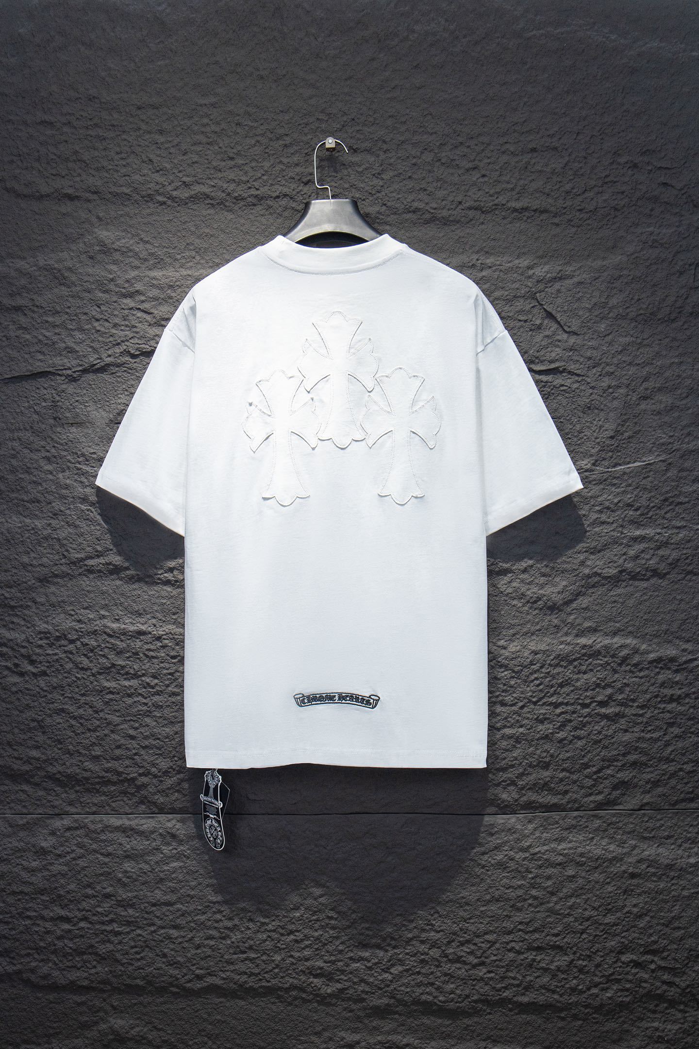 Chrome hearts 25FW
今年大火的克罗心款太🉑️了
前幅胸口进口皮标选用ZP材料 1