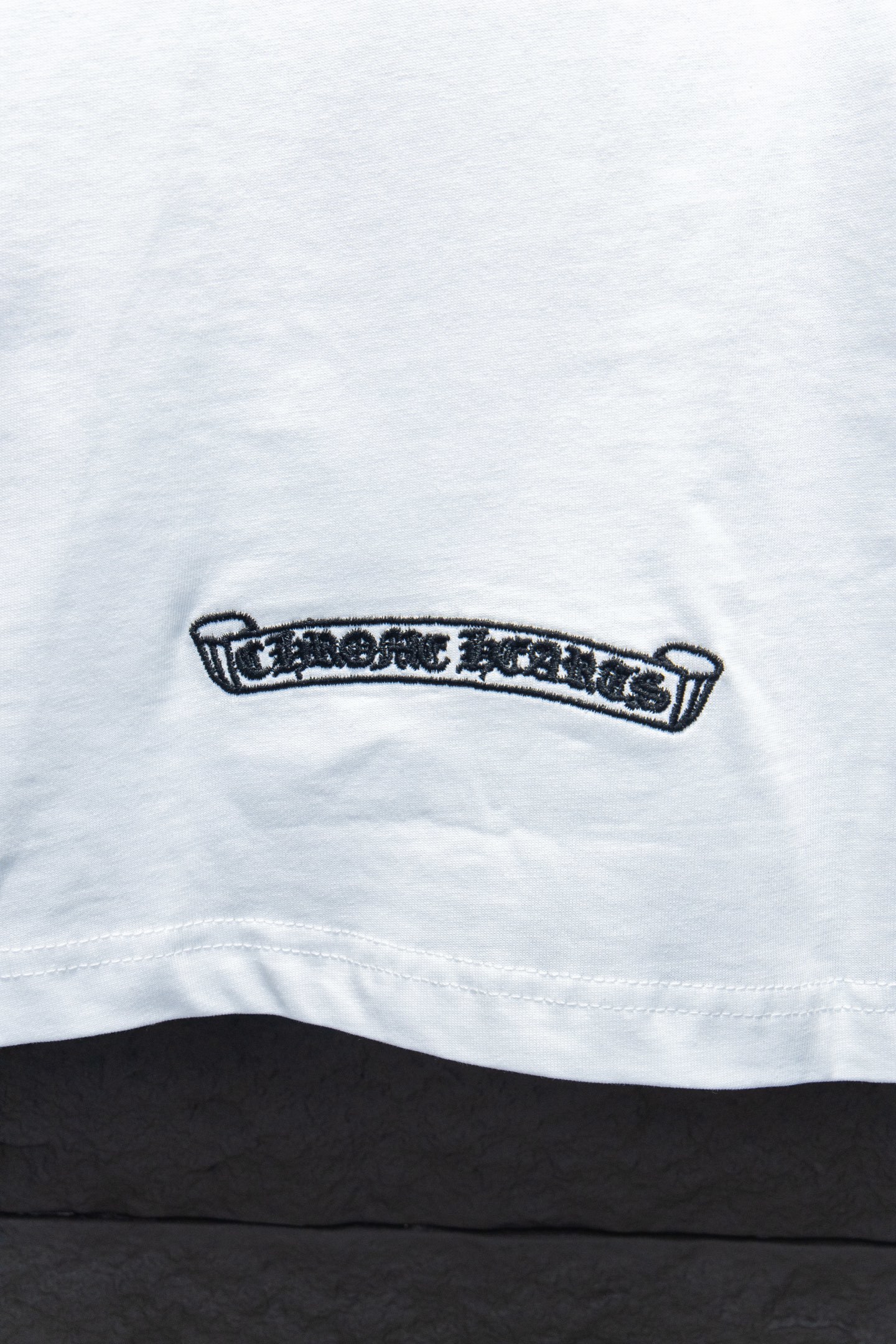 Chrome hearts 25FW
今年大火的克罗心款太🉑️了
前幅胸口进口皮标选用ZP材料 1