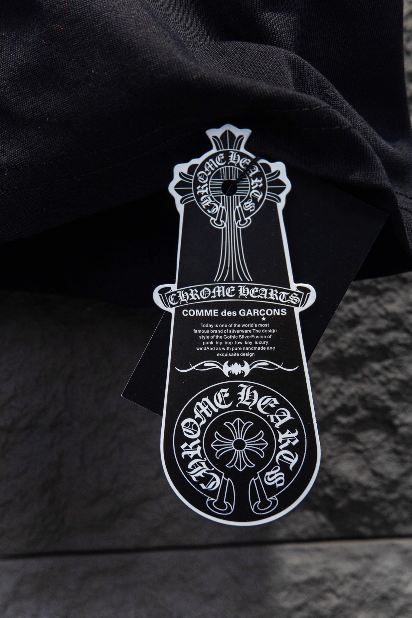 Chrome hearts 25FW
今年大火的克罗心款太🉑️了
前幅胸口进口皮标选用ZP材料 1