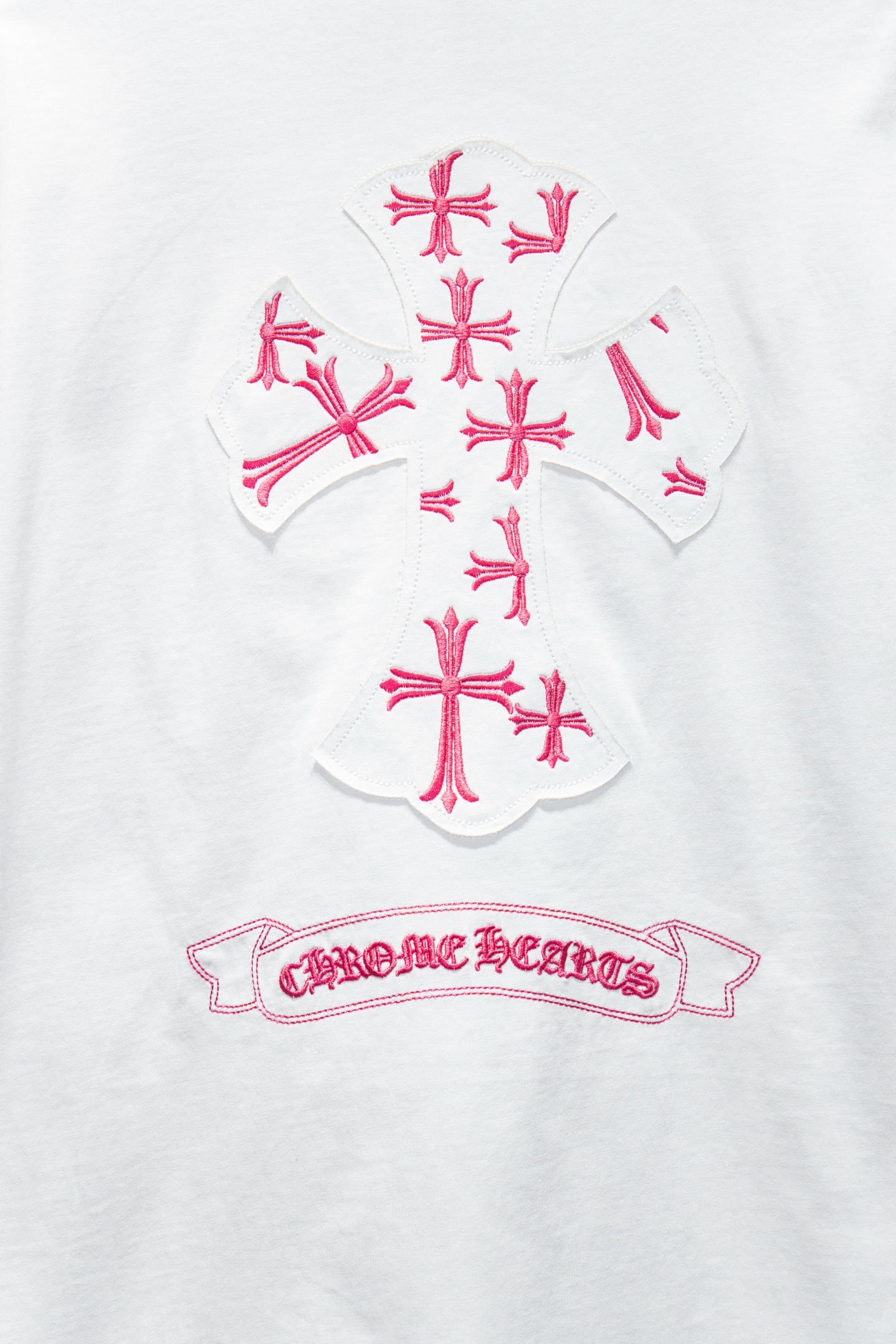 
Chrome hearts 25FW 

今年大火的克罗心款太🉑️了
前幅胸口进口皮标选用ZP材料 1