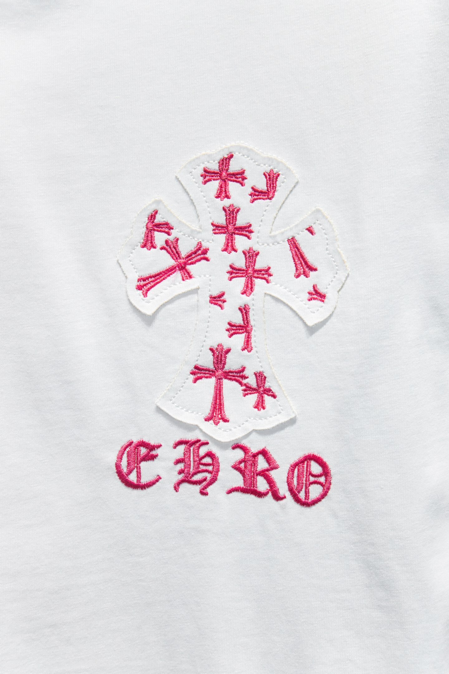 
Chrome hearts 25FW 

今年大火的克罗心款太🉑️了
前幅胸口进口皮标选用ZP材料 1