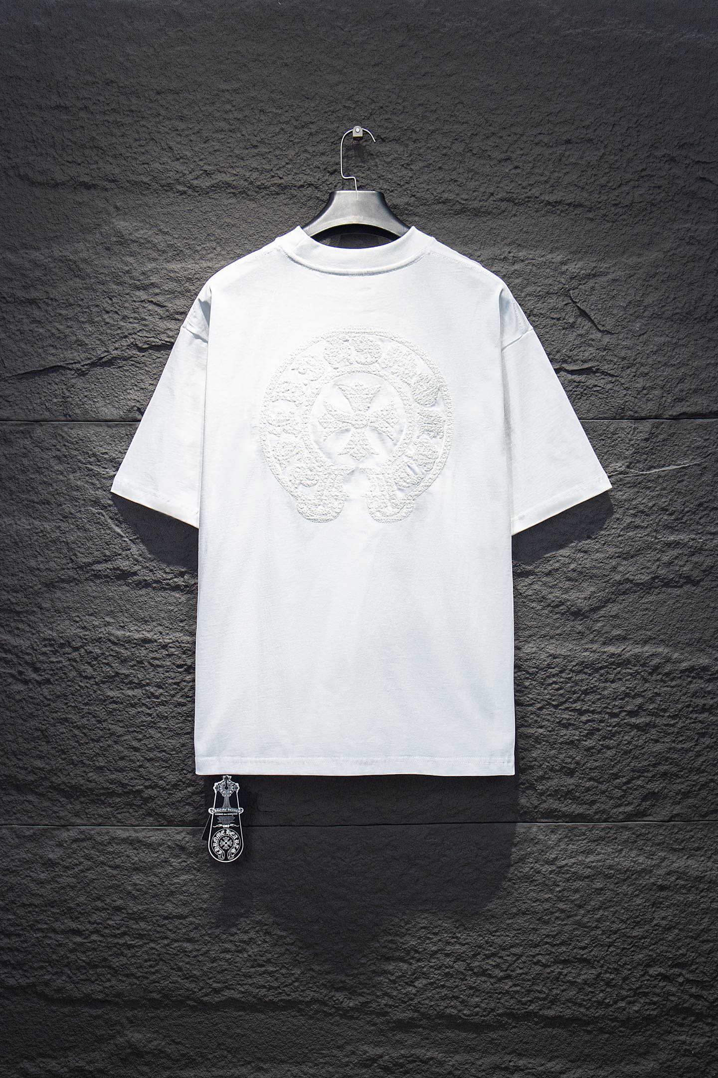
Chrome hearts 25FW 

今年大火的克罗心款太🉑️了
前幅胸口进口皮标选用ZP材料 1