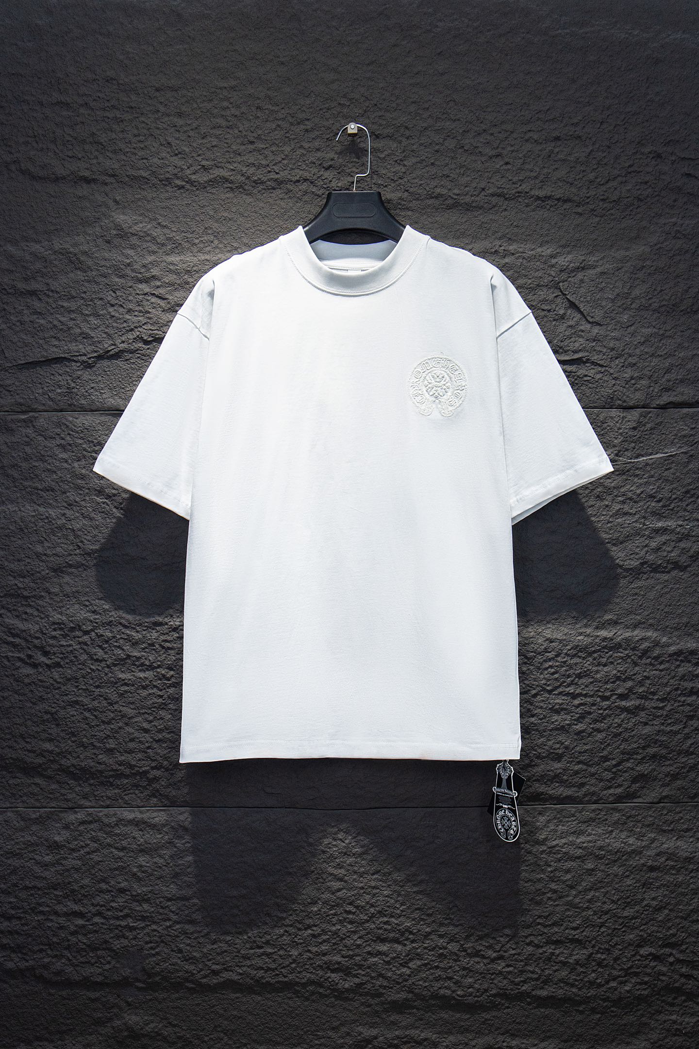 
Chrome hearts 25FW 

今年大火的克罗心款太🉑️了
前幅胸口进口皮标选用ZP材料 1