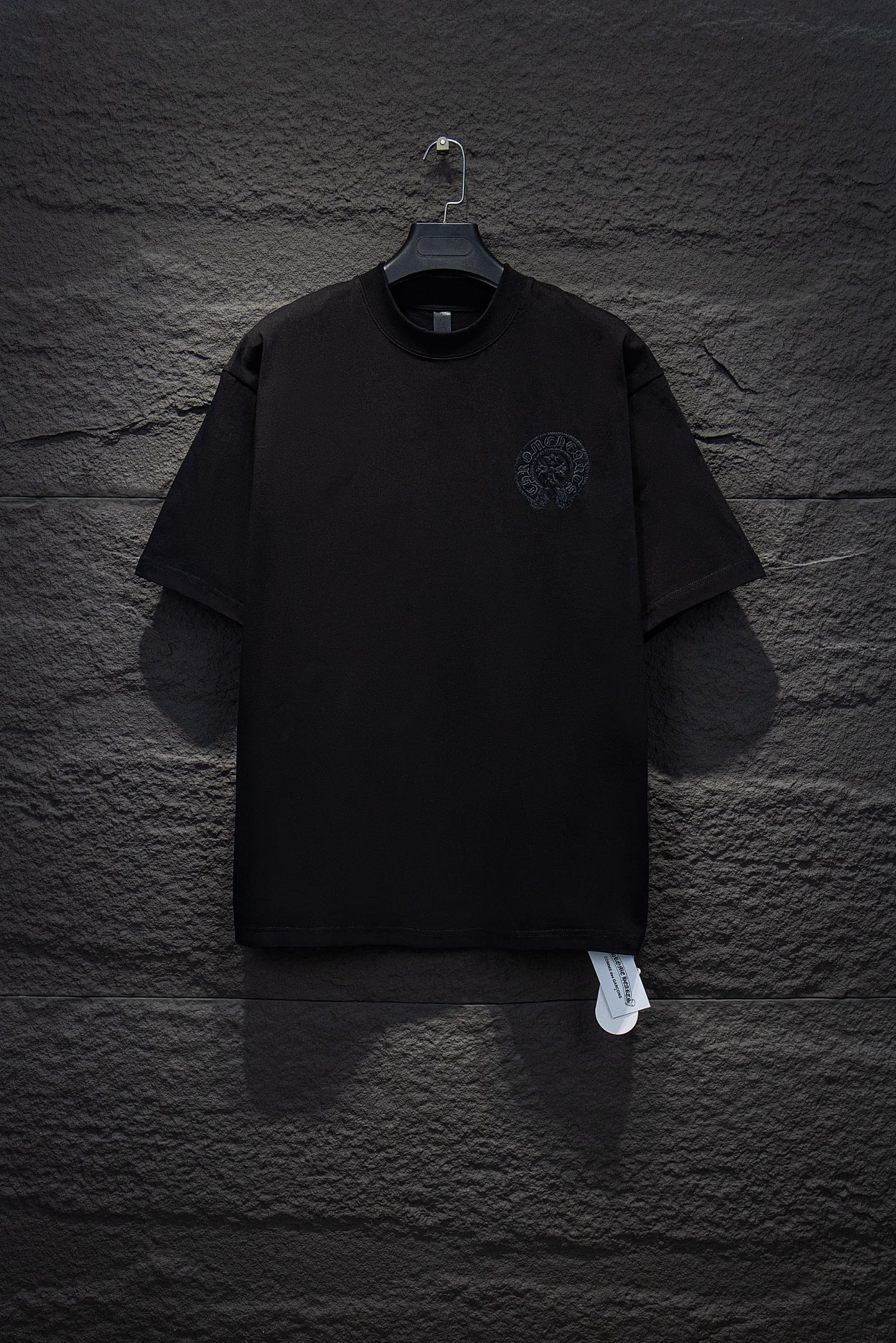 
Chrome hearts 25FW 

今年大火的克罗心款太🉑️了
前幅胸口进口皮标选用ZP材料 1