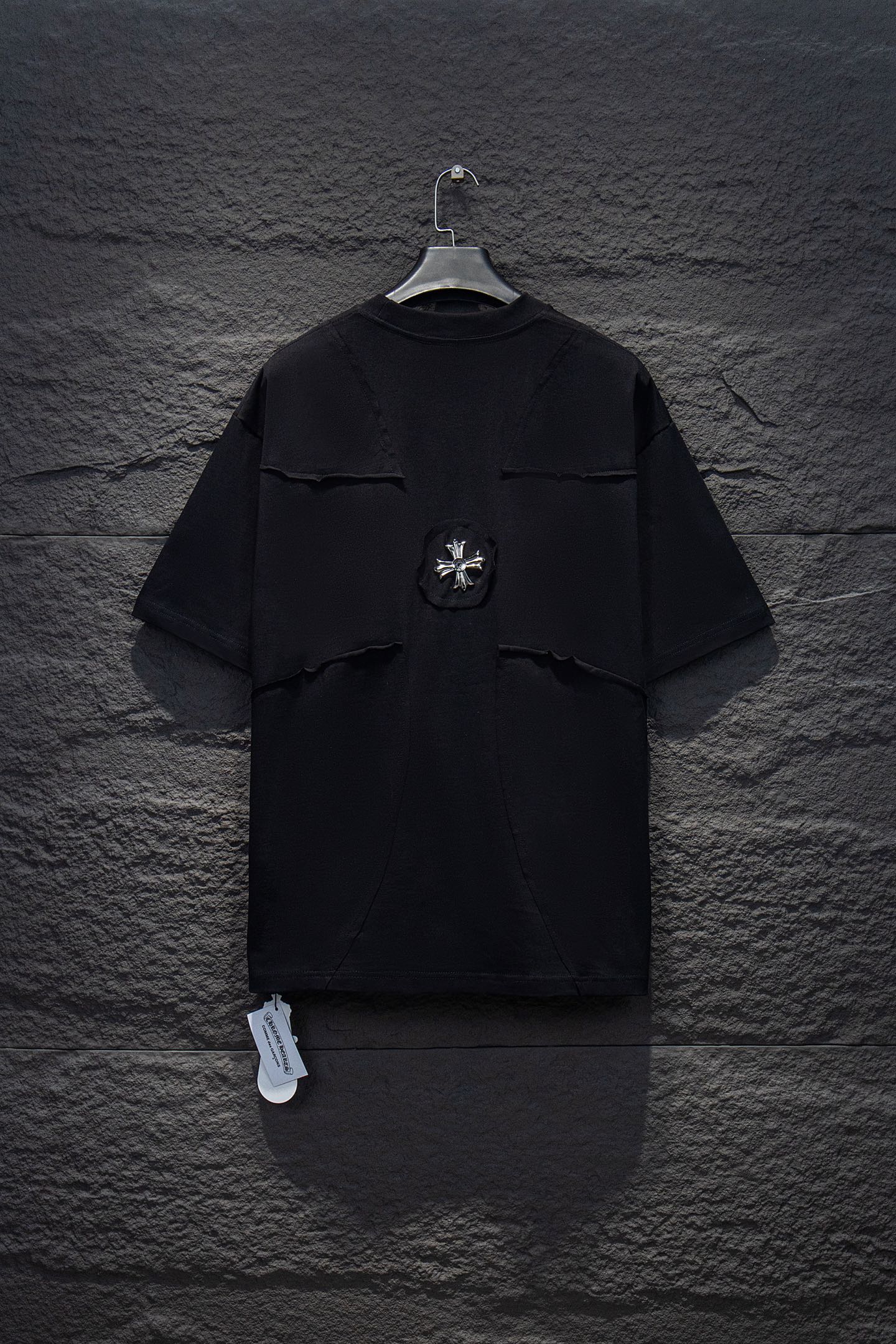 
Chrome hearts 25FW 

今年大火的克罗心款太🉑️了
前幅胸口进口皮标选用ZP材料 1