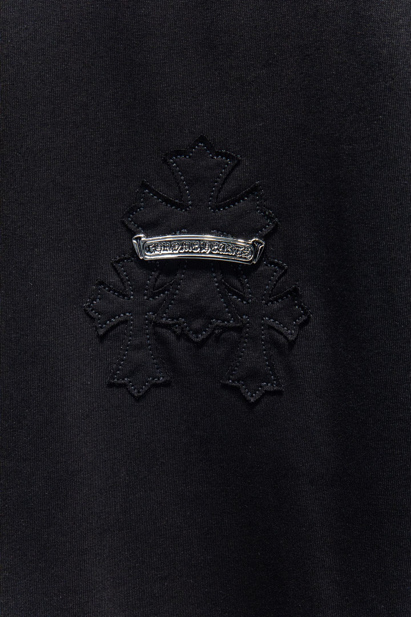 
Chrome hearts 25FW 

今年大火的克罗心款太🉑️了
前幅胸口进口皮标选用ZP材料 1