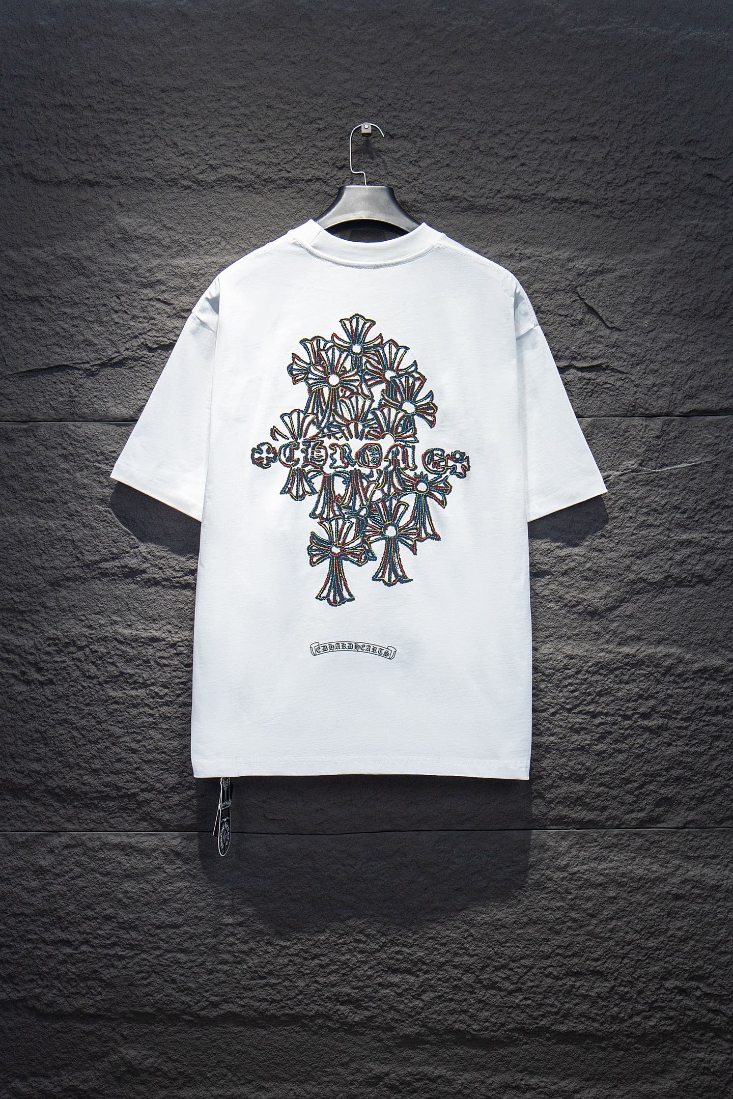 
Chrome hearts 25FW 

今年大火的克罗心款太🉑️了
前幅胸口进口皮标选用ZP材料 1