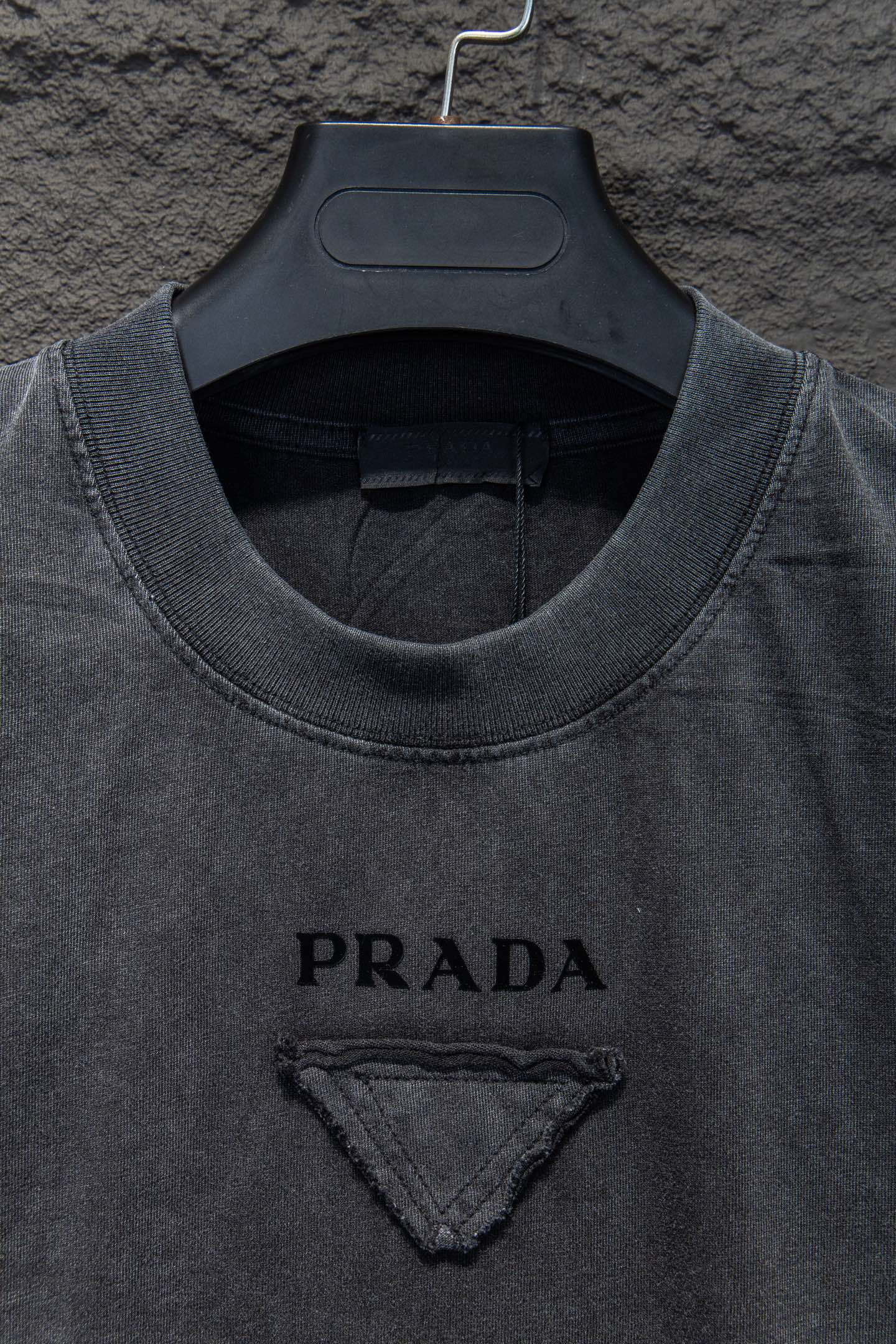 
Prada • 25ss
⚠YB定织定染面料、颜色 印花、版型 辅料

面料采用进口机器织造而成，布面