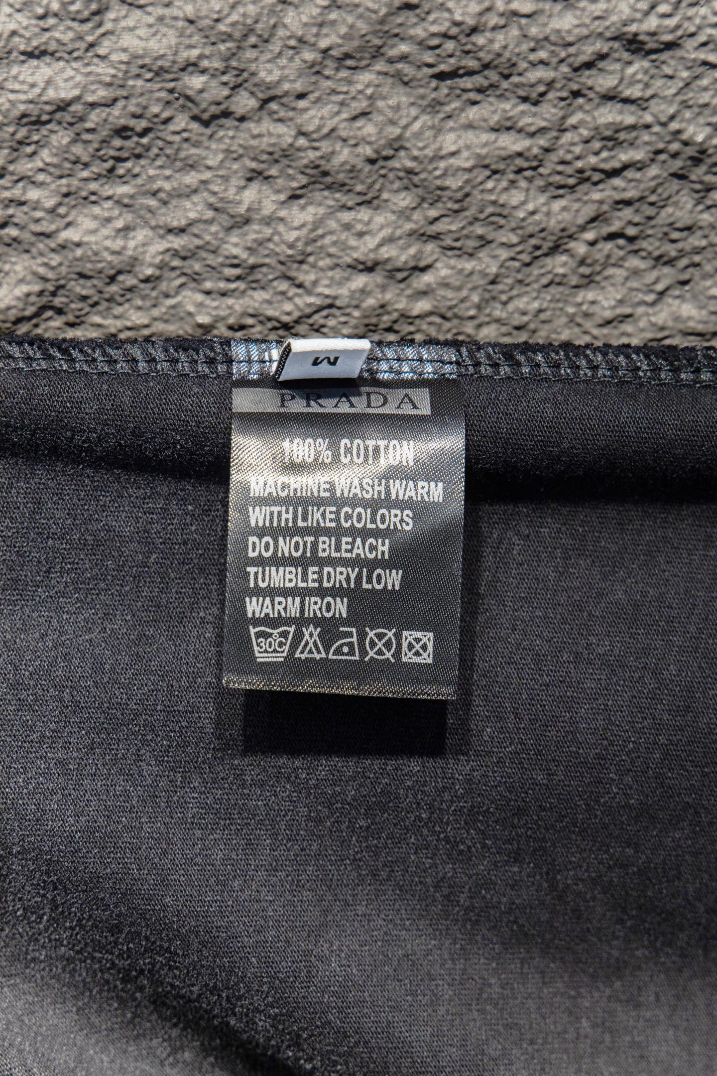 
Prada • 25ss
⚠YB定织定染面料、颜色 印花、版型 辅料

面料采用进口机器织造而成，布面