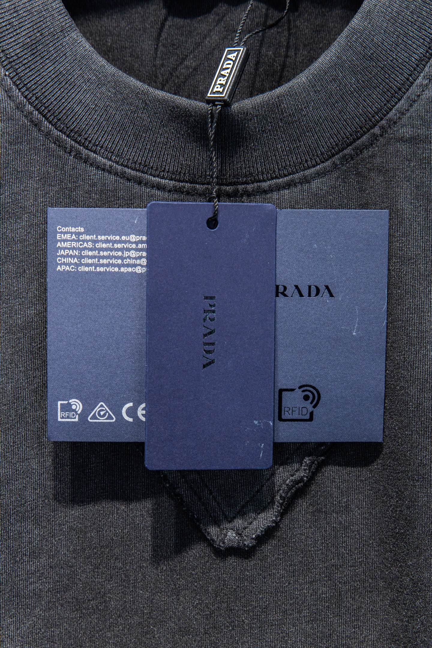 
Prada • 25ss
⚠YB定织定染面料、颜色 印花、版型 辅料

面料采用进口机器织造而成，布面